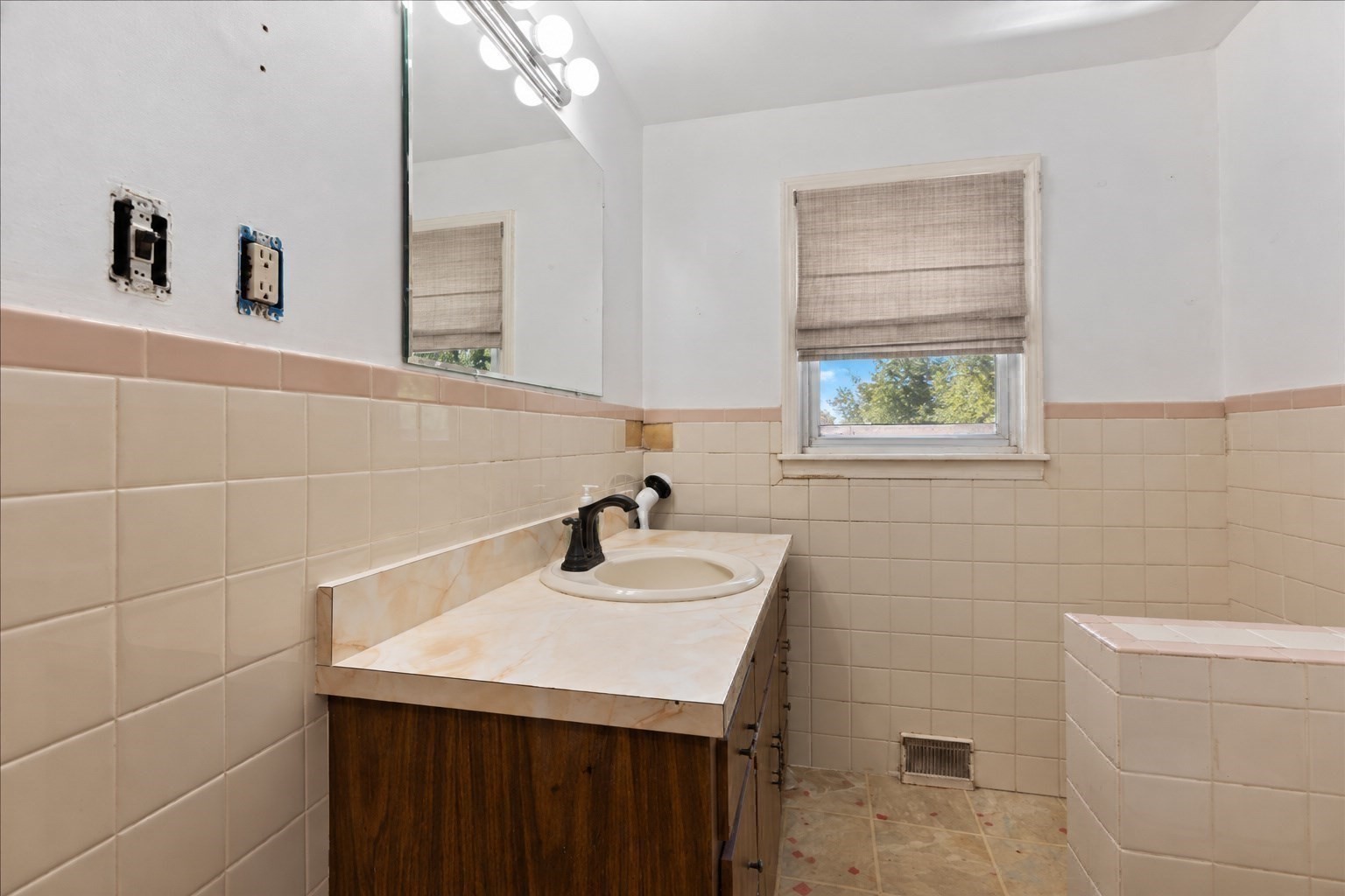 57 Elm St Property Photo 18