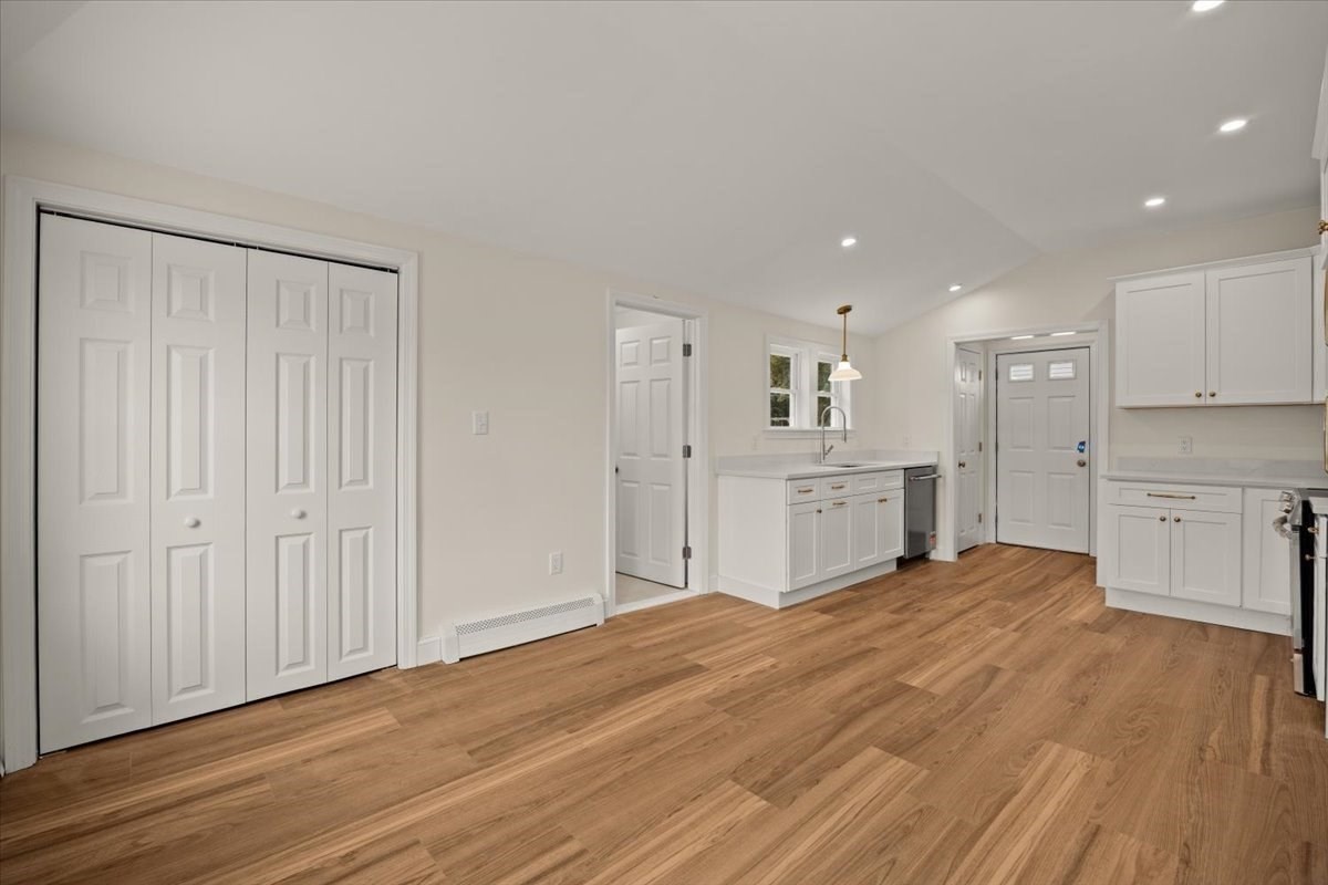 75 Ottawa St Property Photo 10