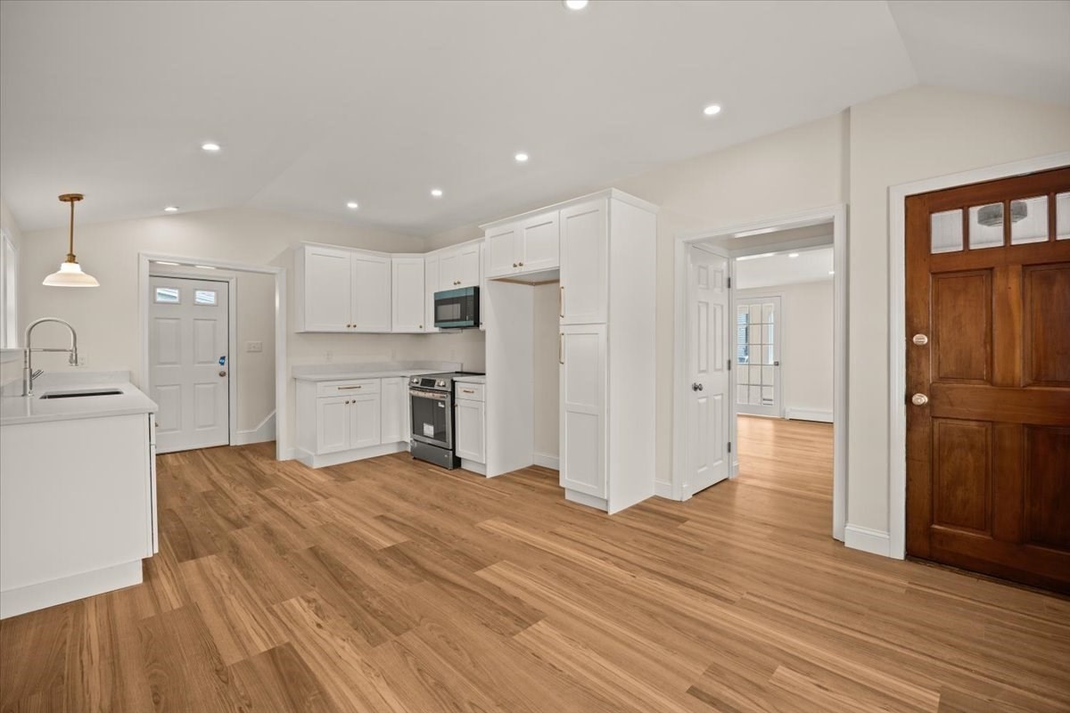 75 Ottawa St Property Photo 11