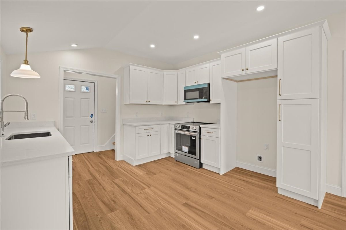 75 Ottawa St Property Photo 13