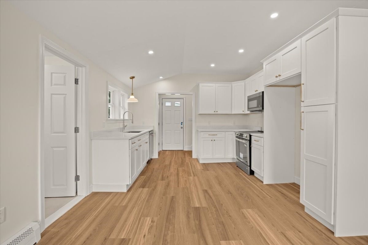 75 Ottawa St Property Photo 14