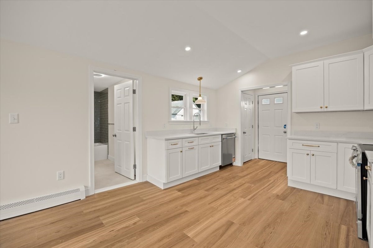 75 Ottawa St Property Photo 15