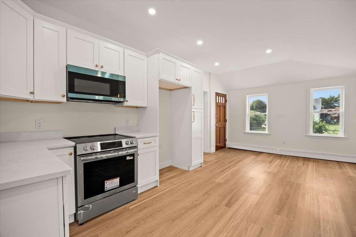 75 Ottawa St Property Photo 16
