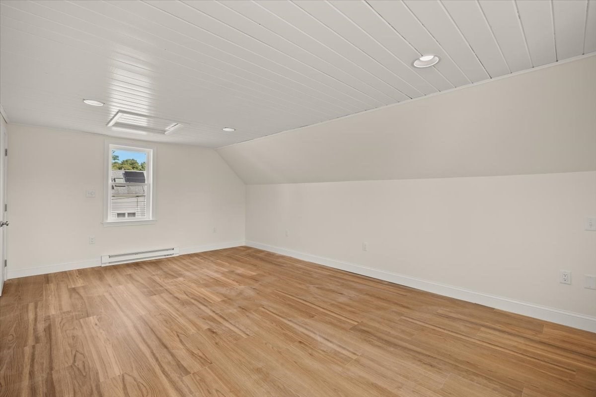 75 Ottawa St Property Photo 32