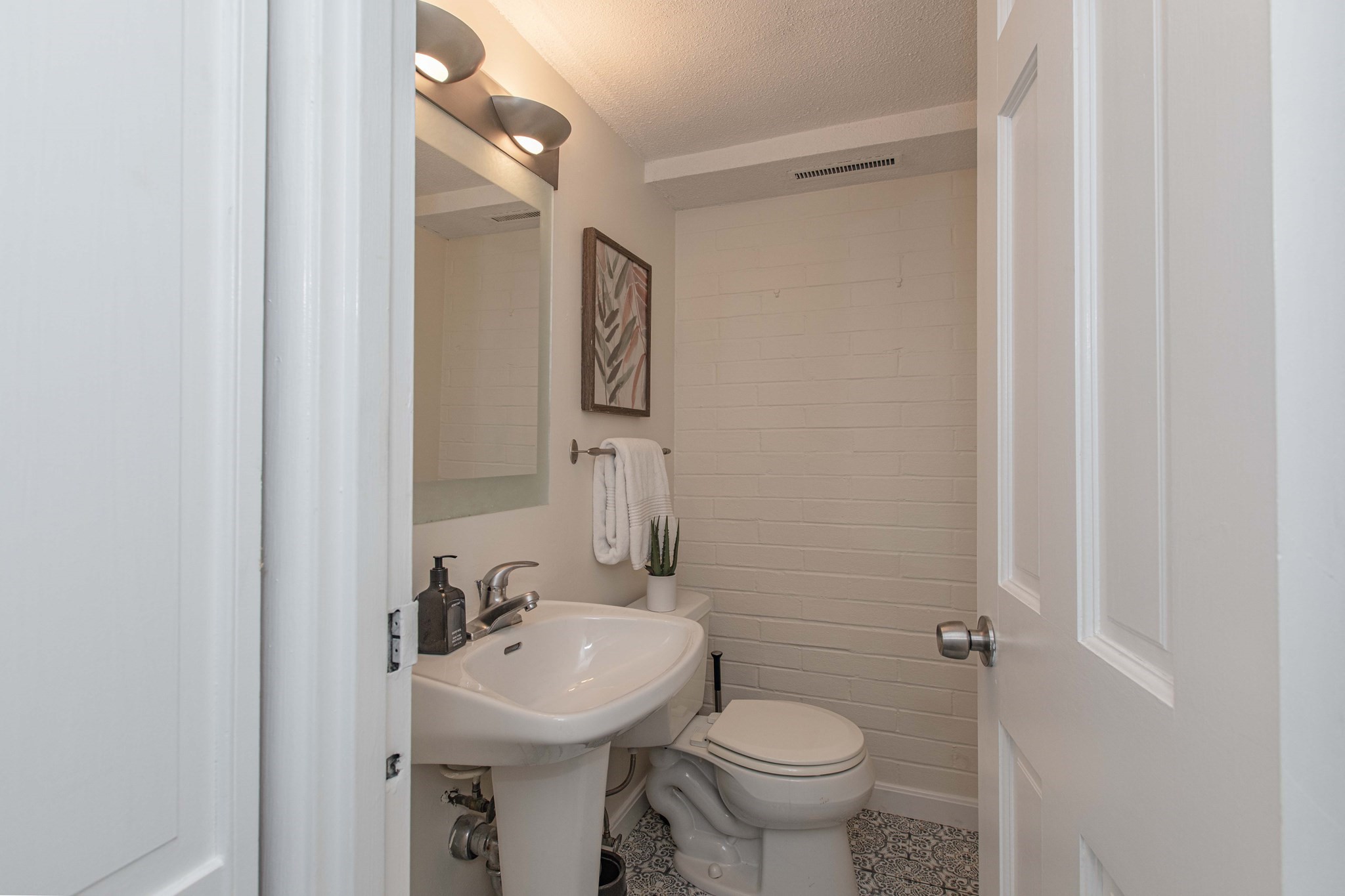 1856 Beacon Street Property Photo 7