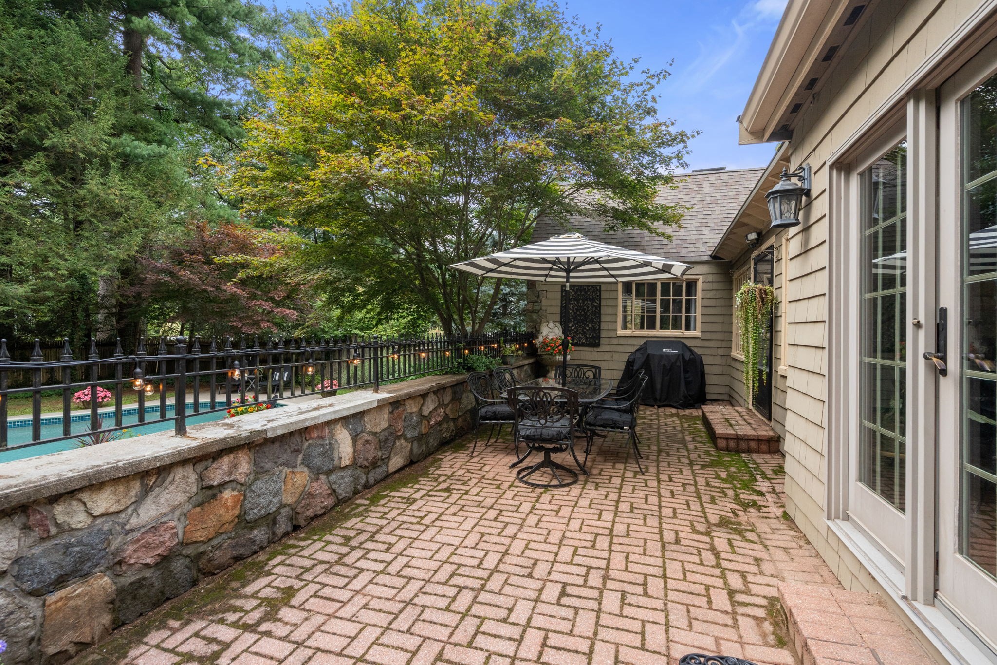 180 Chapman Street Property Photo 8