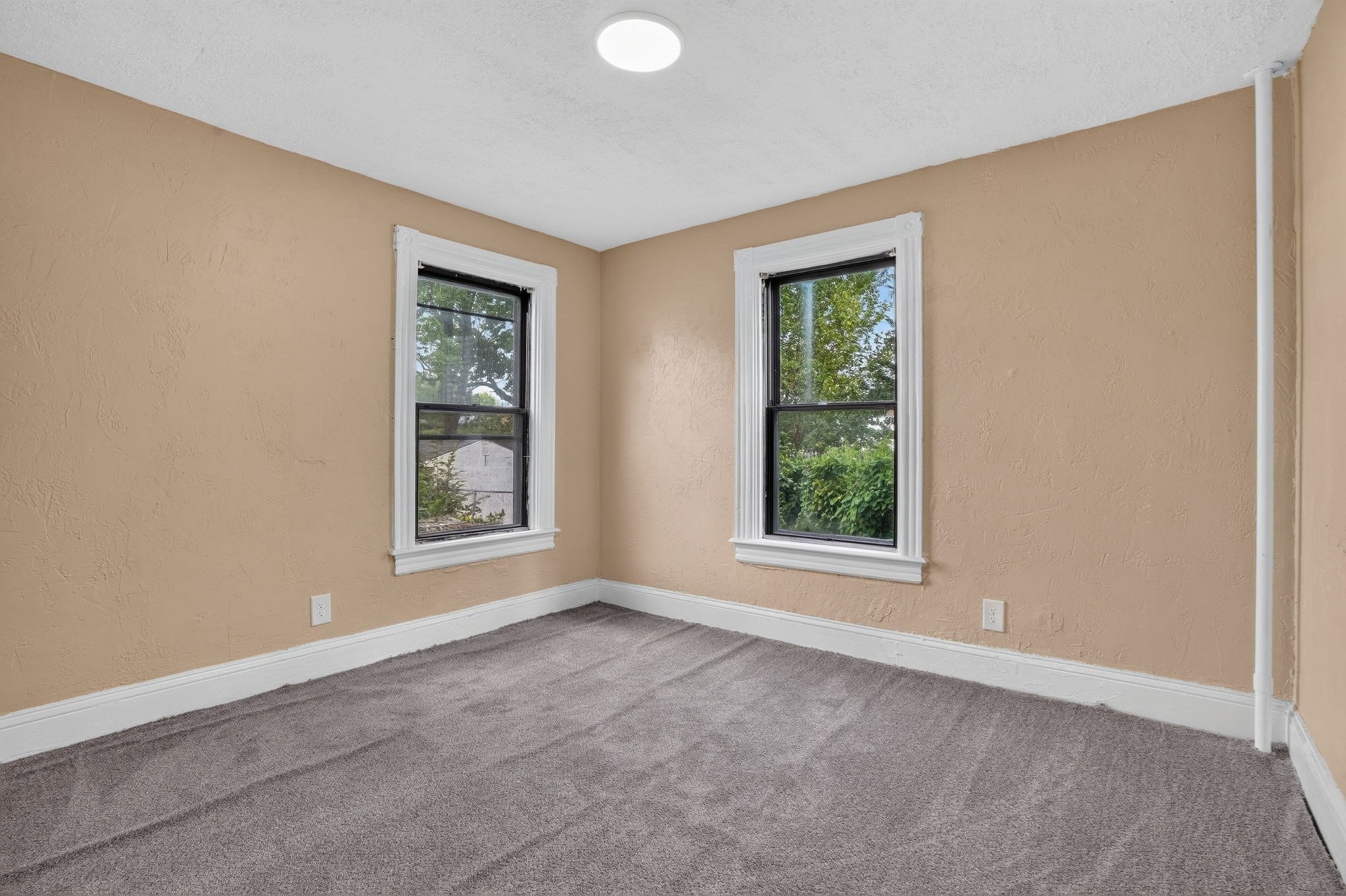 30 Pearl St Property Photo 9