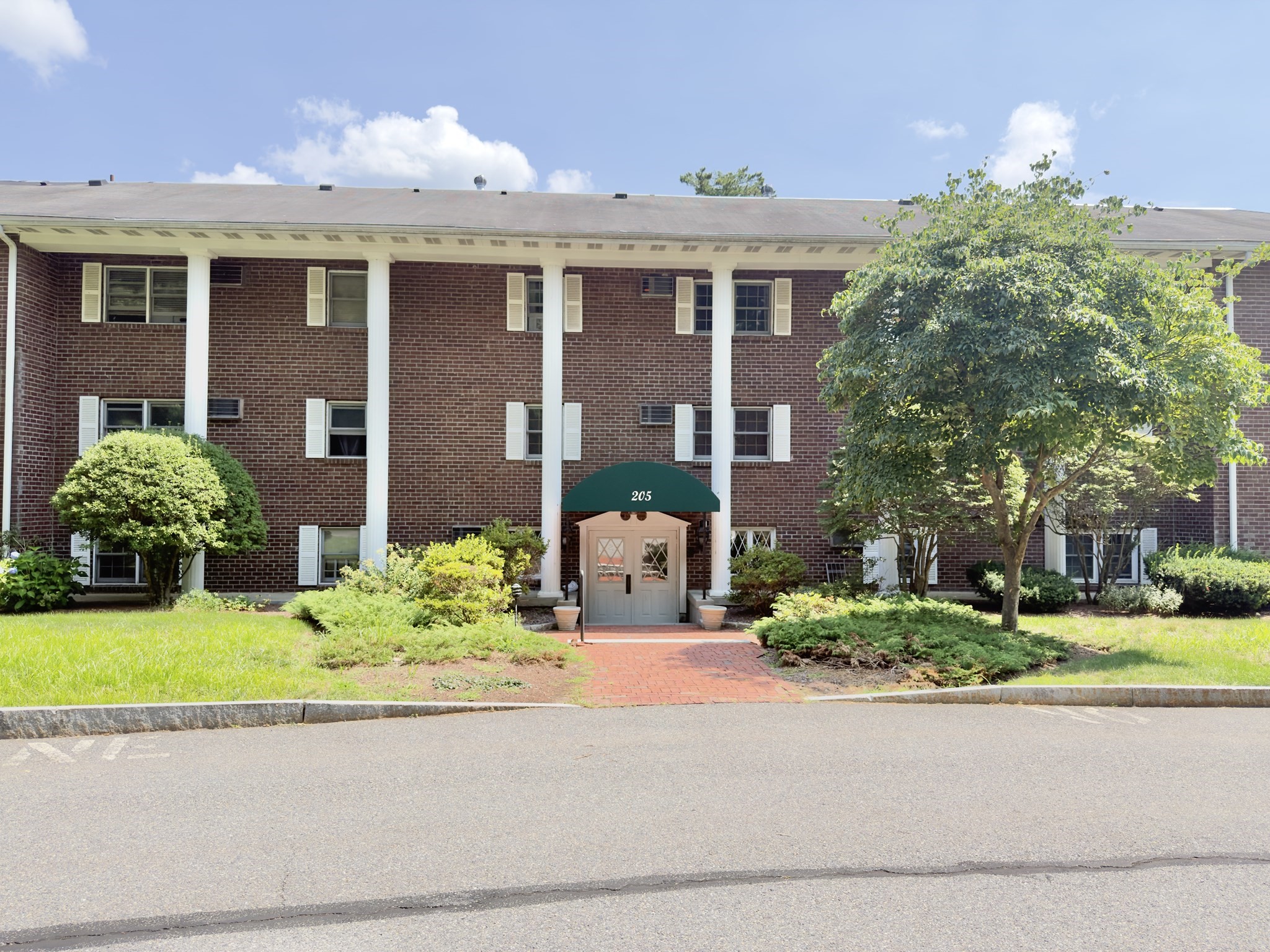 205 Great Rd # C4 Property Photo 1