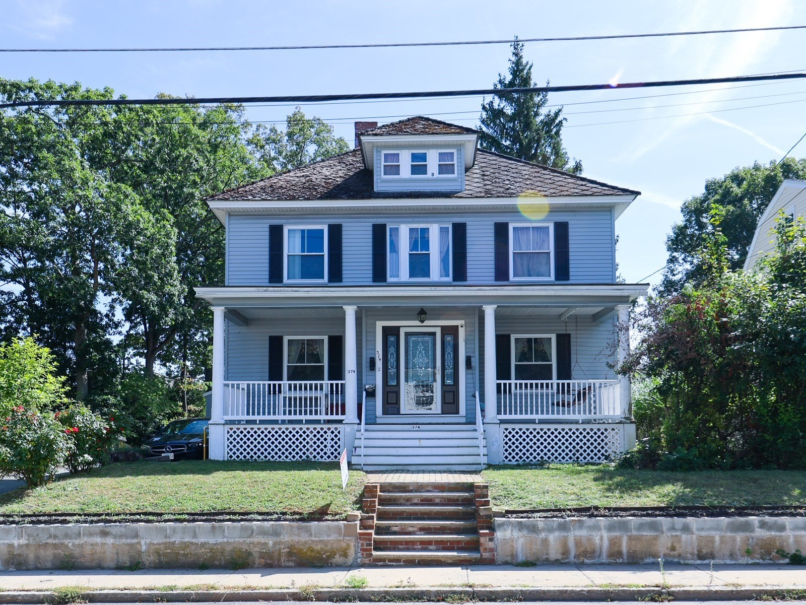 374 Pine St Property Photo 1