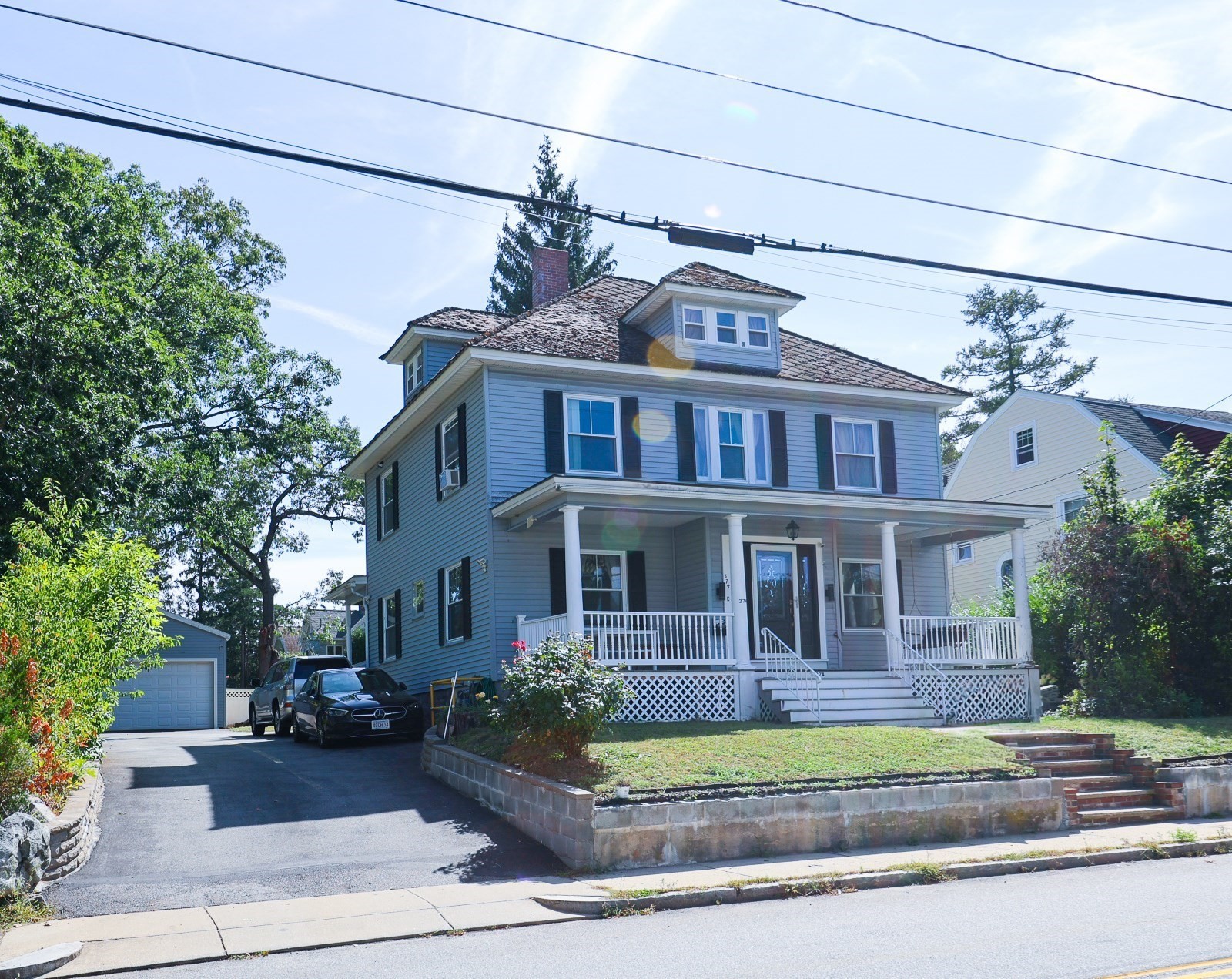 374 Pine St Property Photo 3