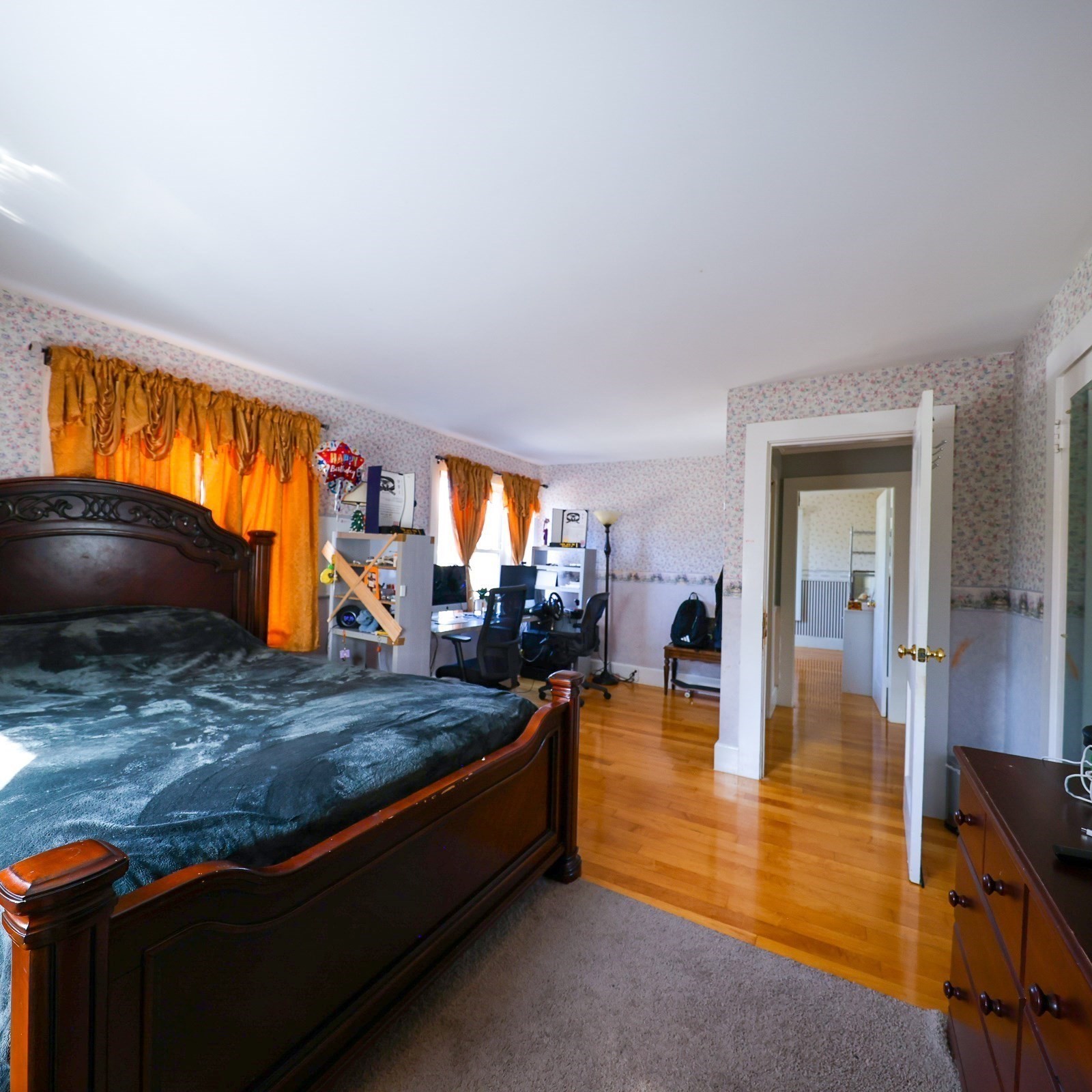 374 Pine St Property Photo 18