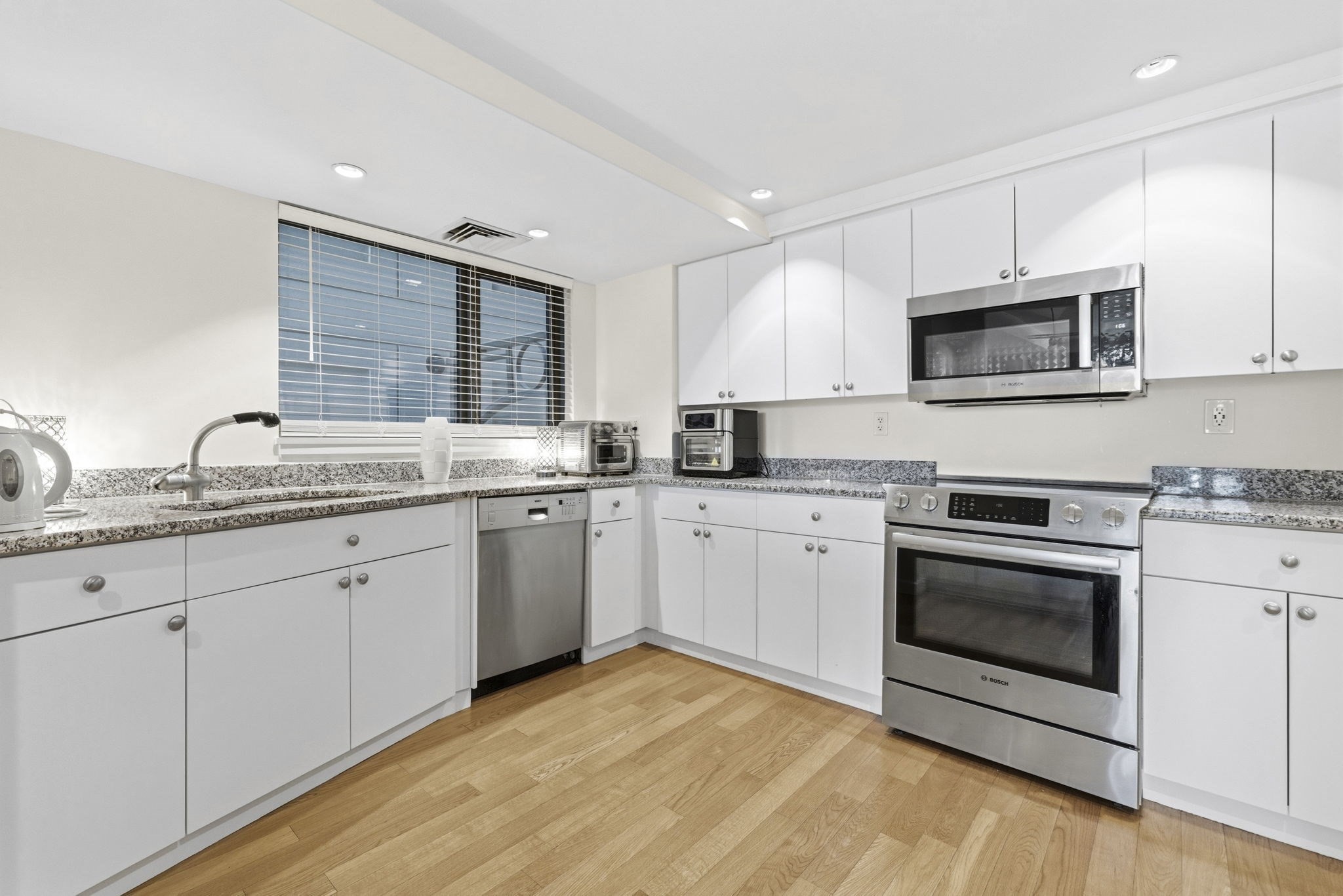 165 Tremont St # 301 Property Photo 12