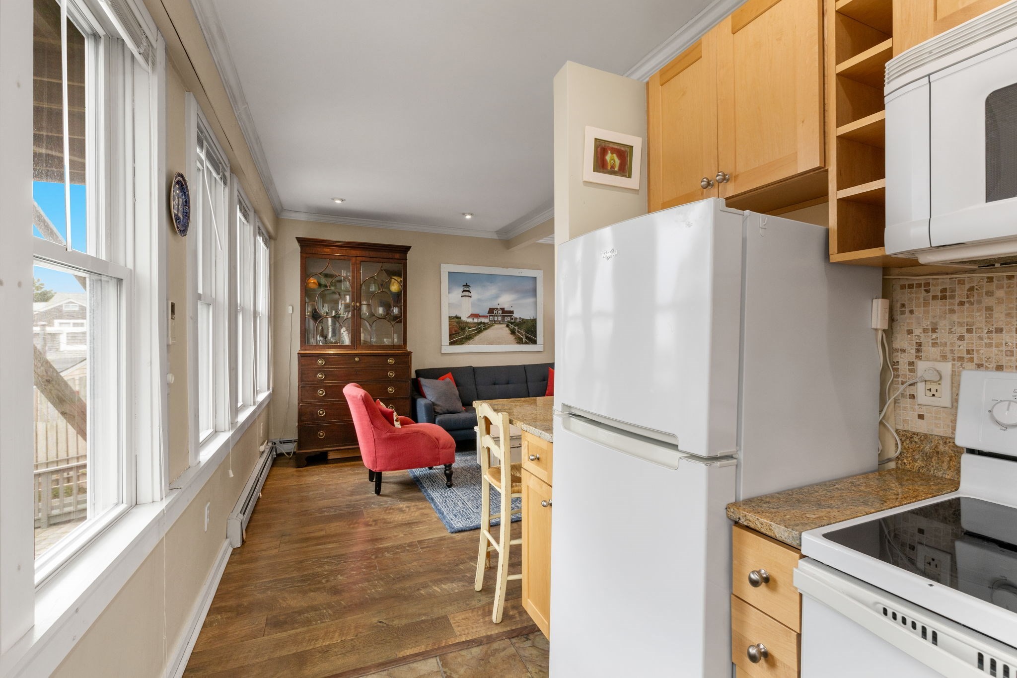 359 Commercial Street Unit A Property Photo 16