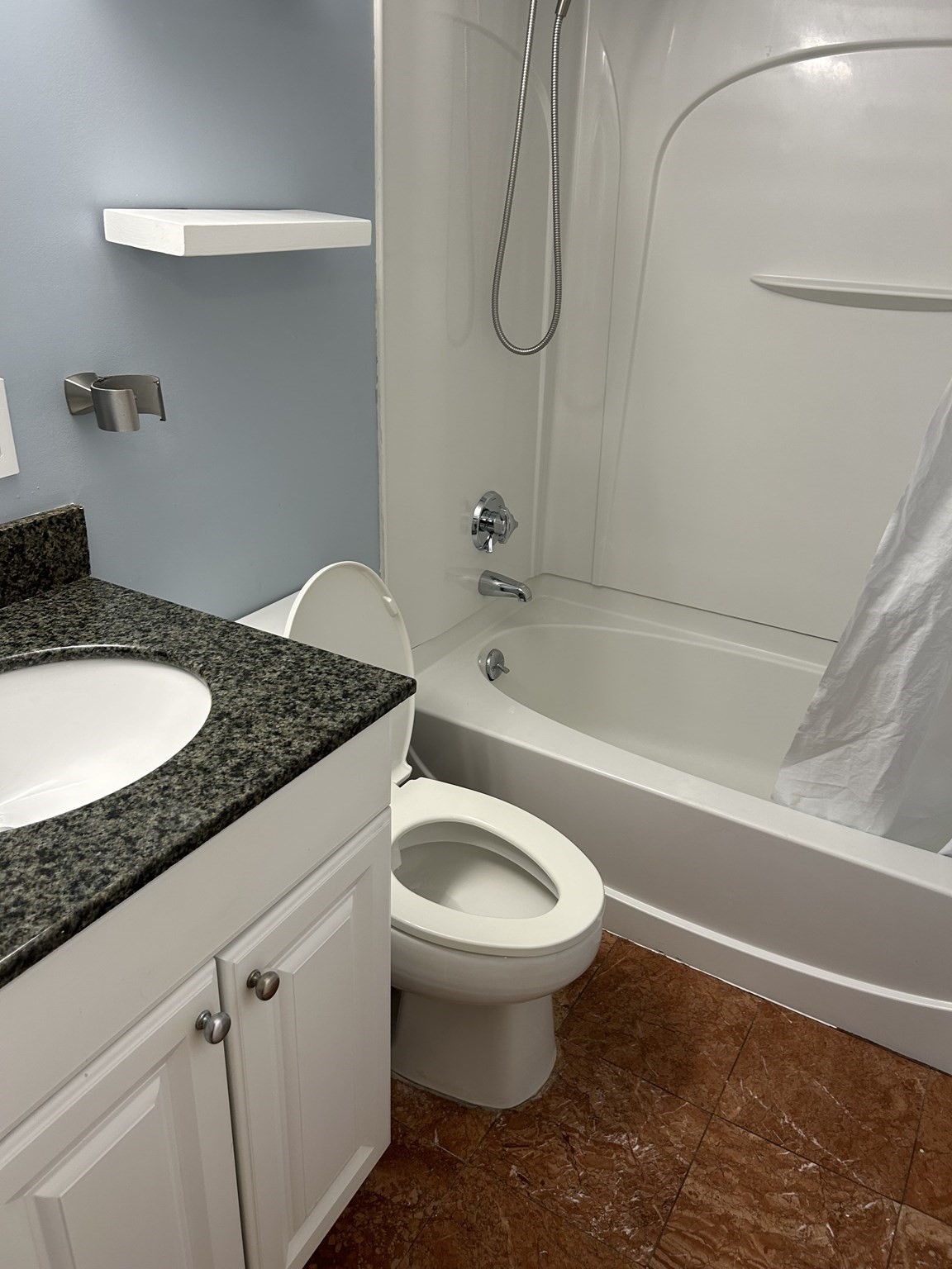 870 Haverhill St # 3b Property Photo 3