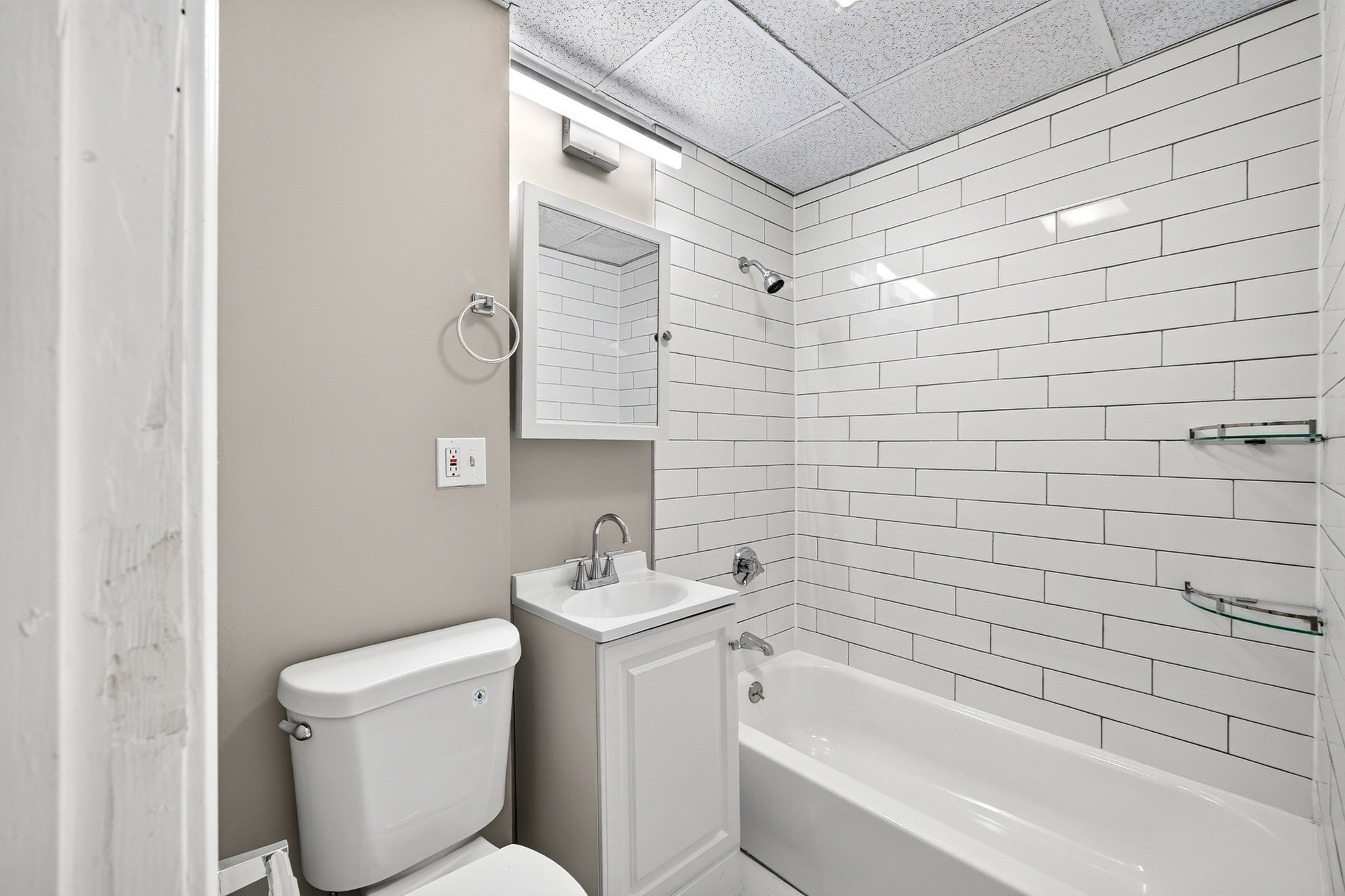 54 Shirley Ave # 3 Property Photo 7