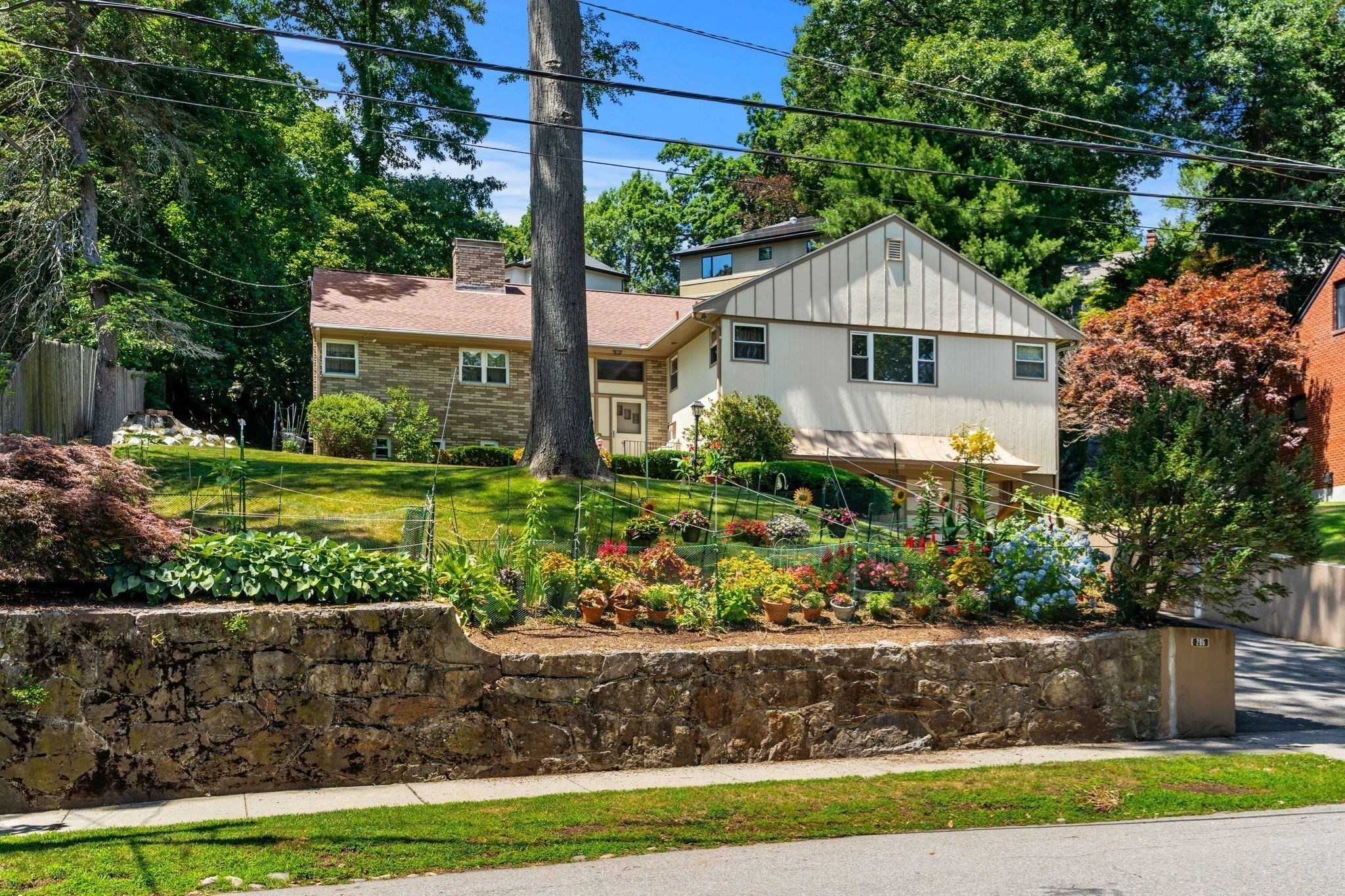 205 Gardner Rd Property Photo 1