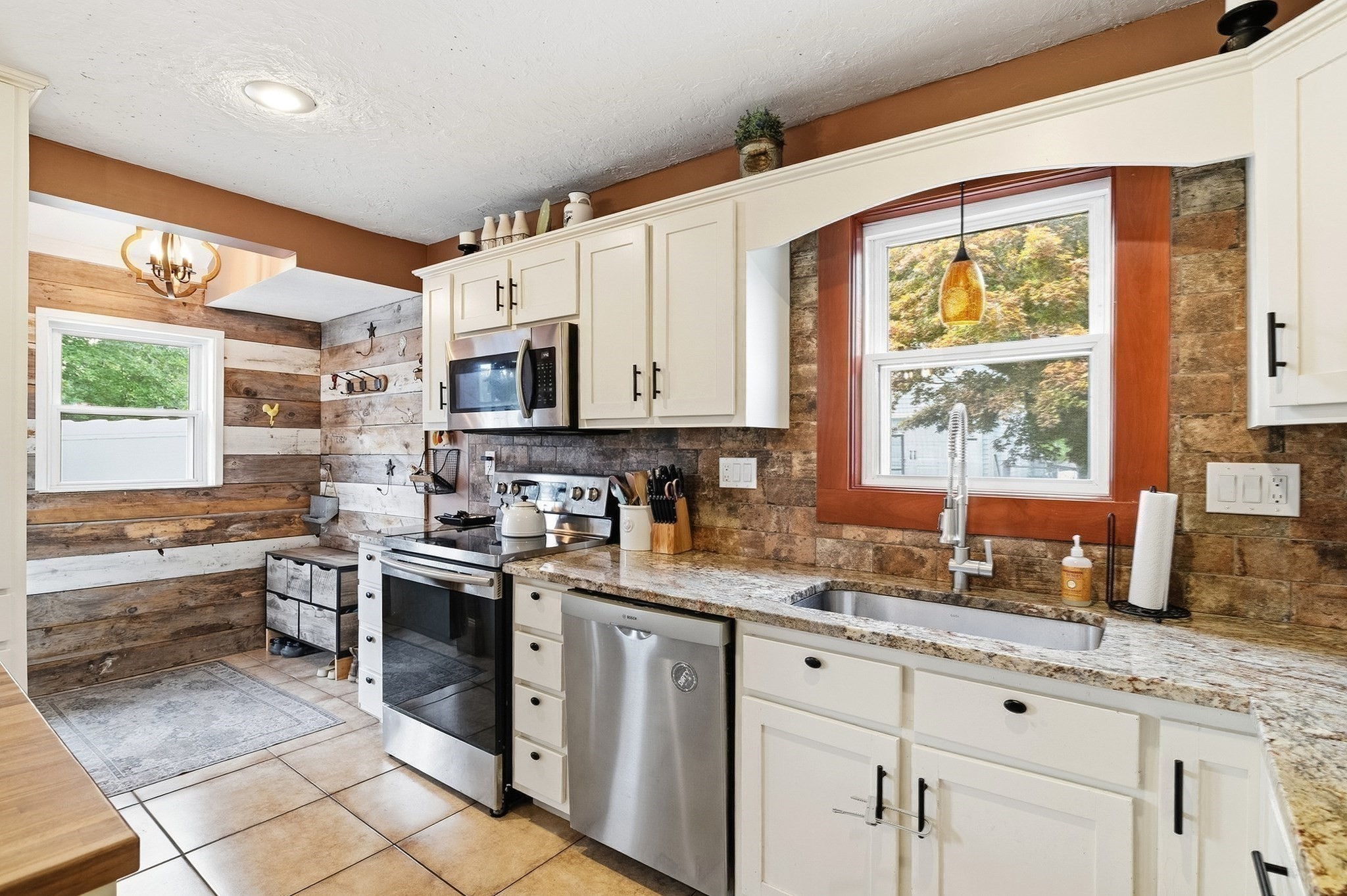 18 Vine Property Photo 8