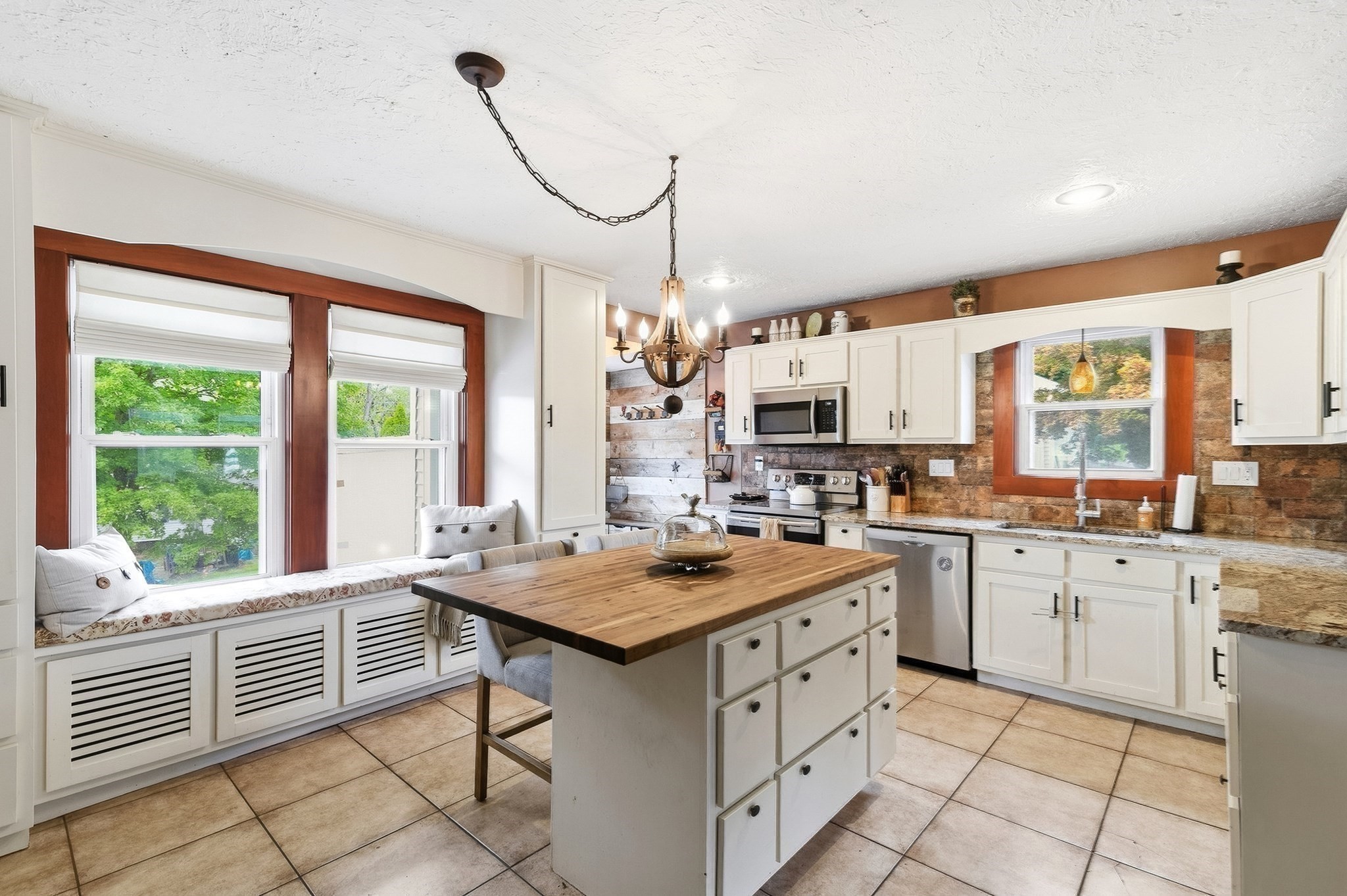18 Vine Property Photo 10