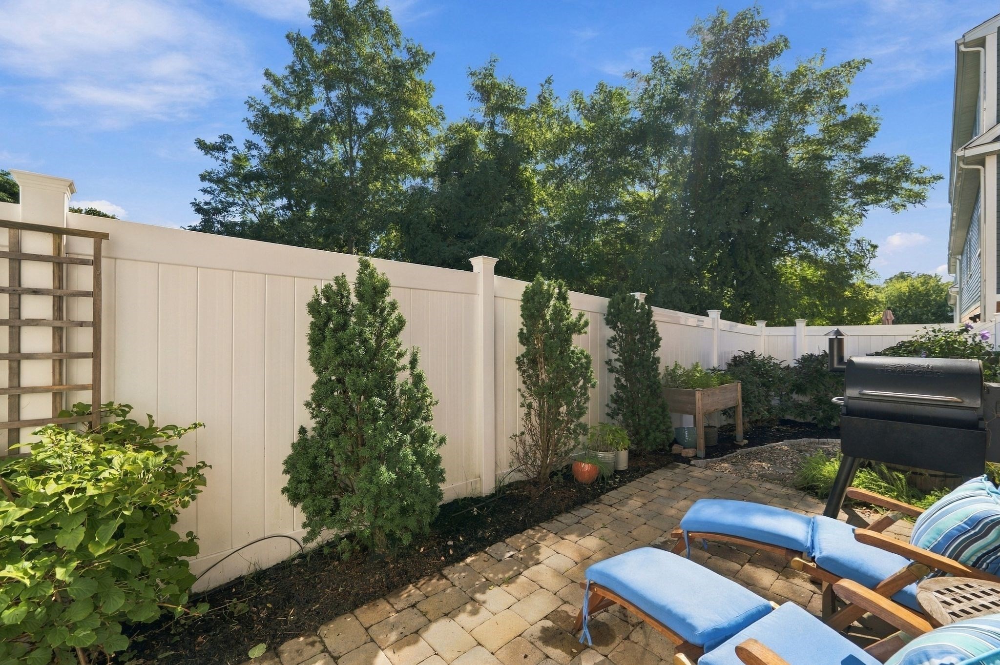 15 Elbridge Lane # 19 Property Photo 18