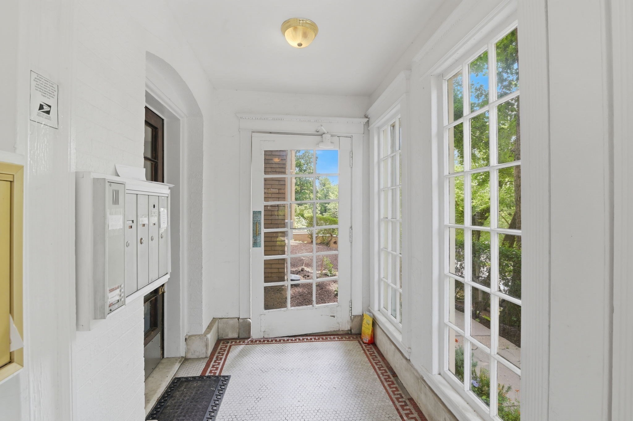 1584 Beacon St # A Property Photo 6
