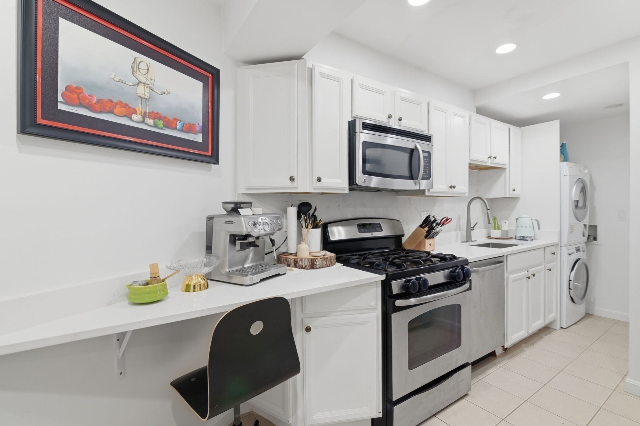 1584 Beacon St # A Property Photo 14