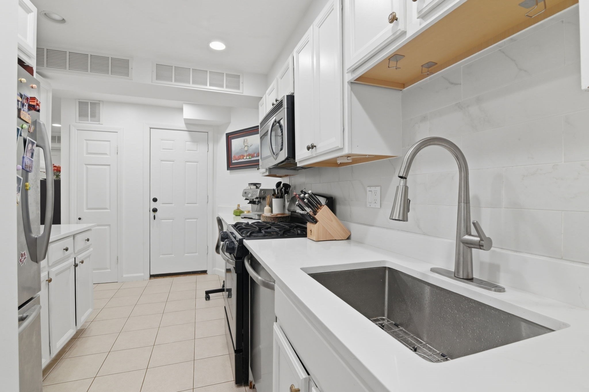 1584 Beacon St # A Property Photo 18