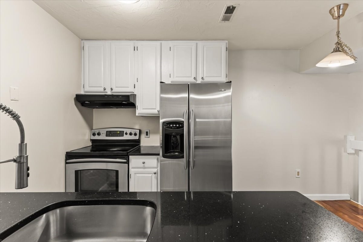 116 Tall Oaks Drive # A Property Photo 3