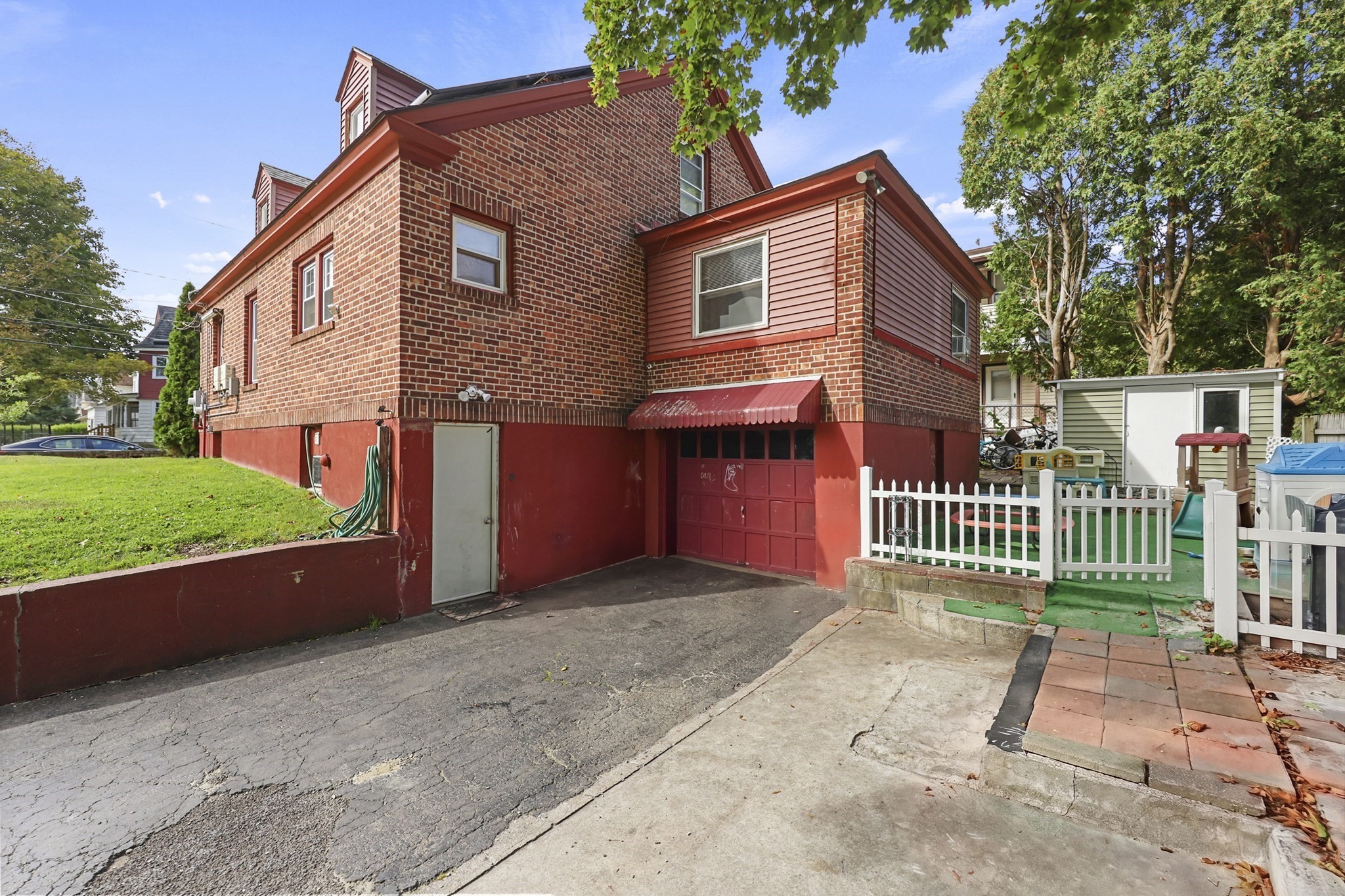 45 Stoddard Ave Property Photo 6