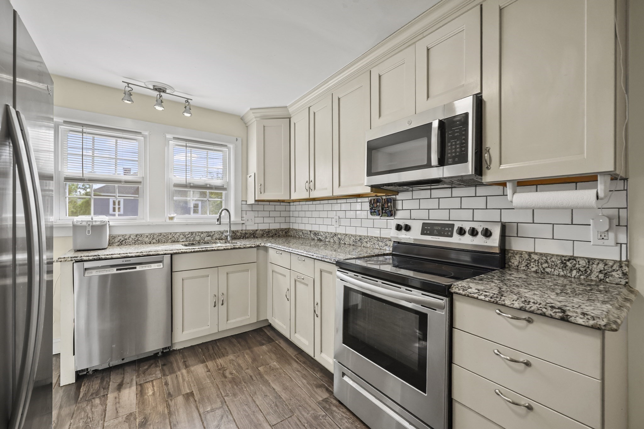 45 Stoddard Ave Property Photo 14