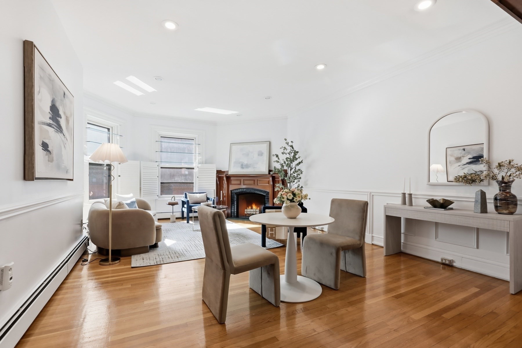 258 Marlborough St # 2r Property Photo 4
