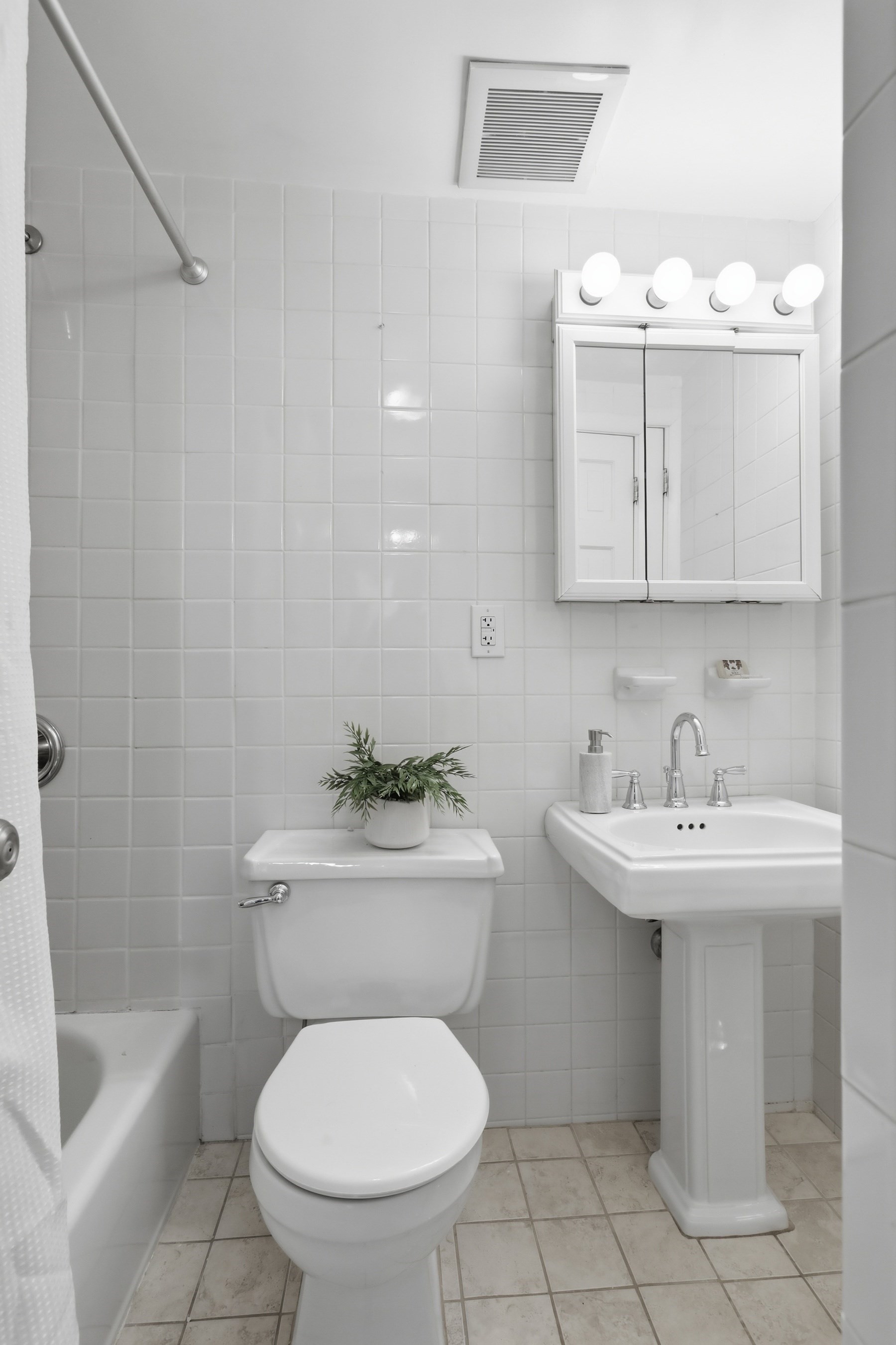258 Marlborough St # 2r Property Photo 14