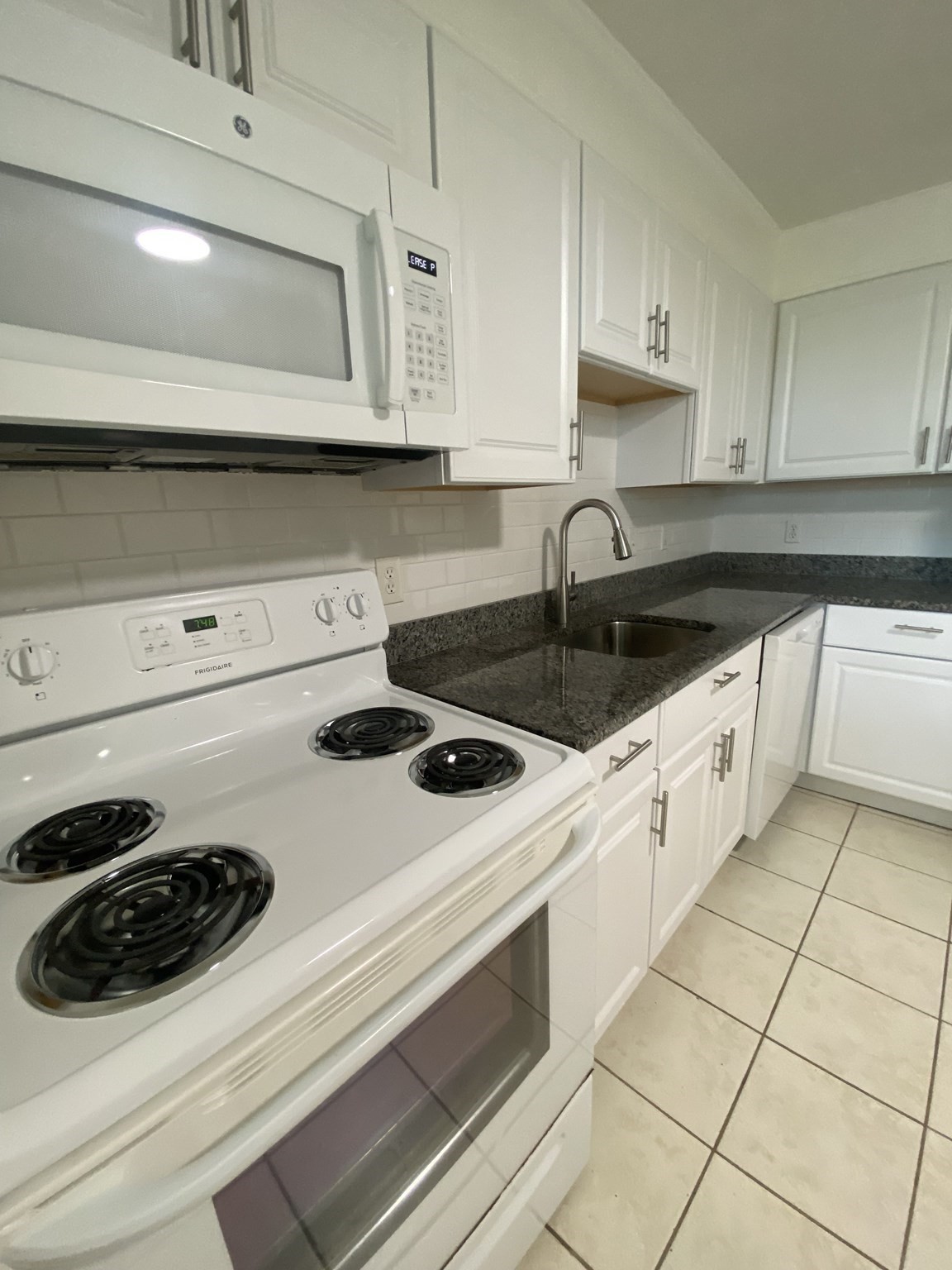 900 Lexington Street # B1 Property Photo 2