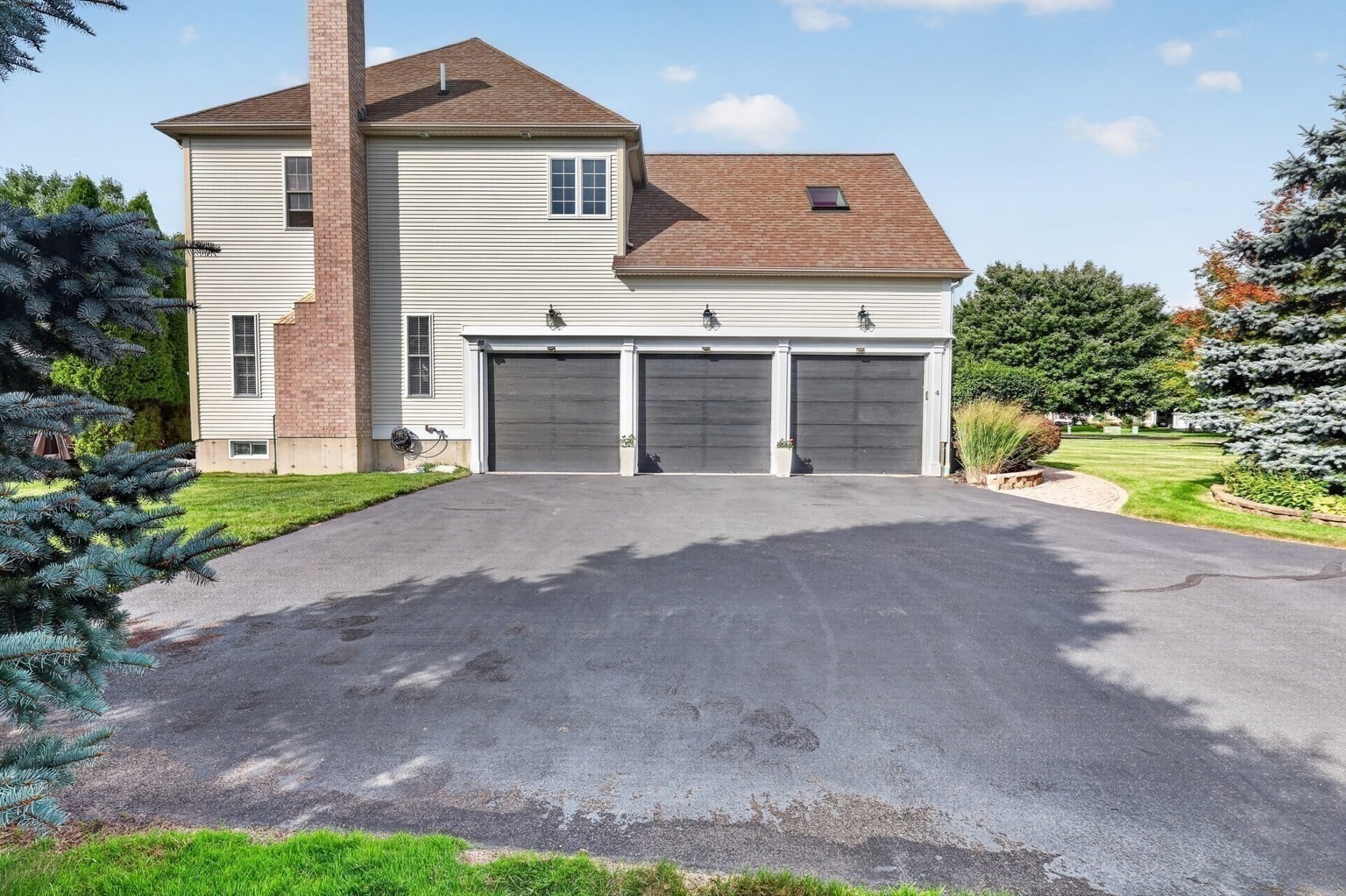 4 Iarussi Way Property Photo 8