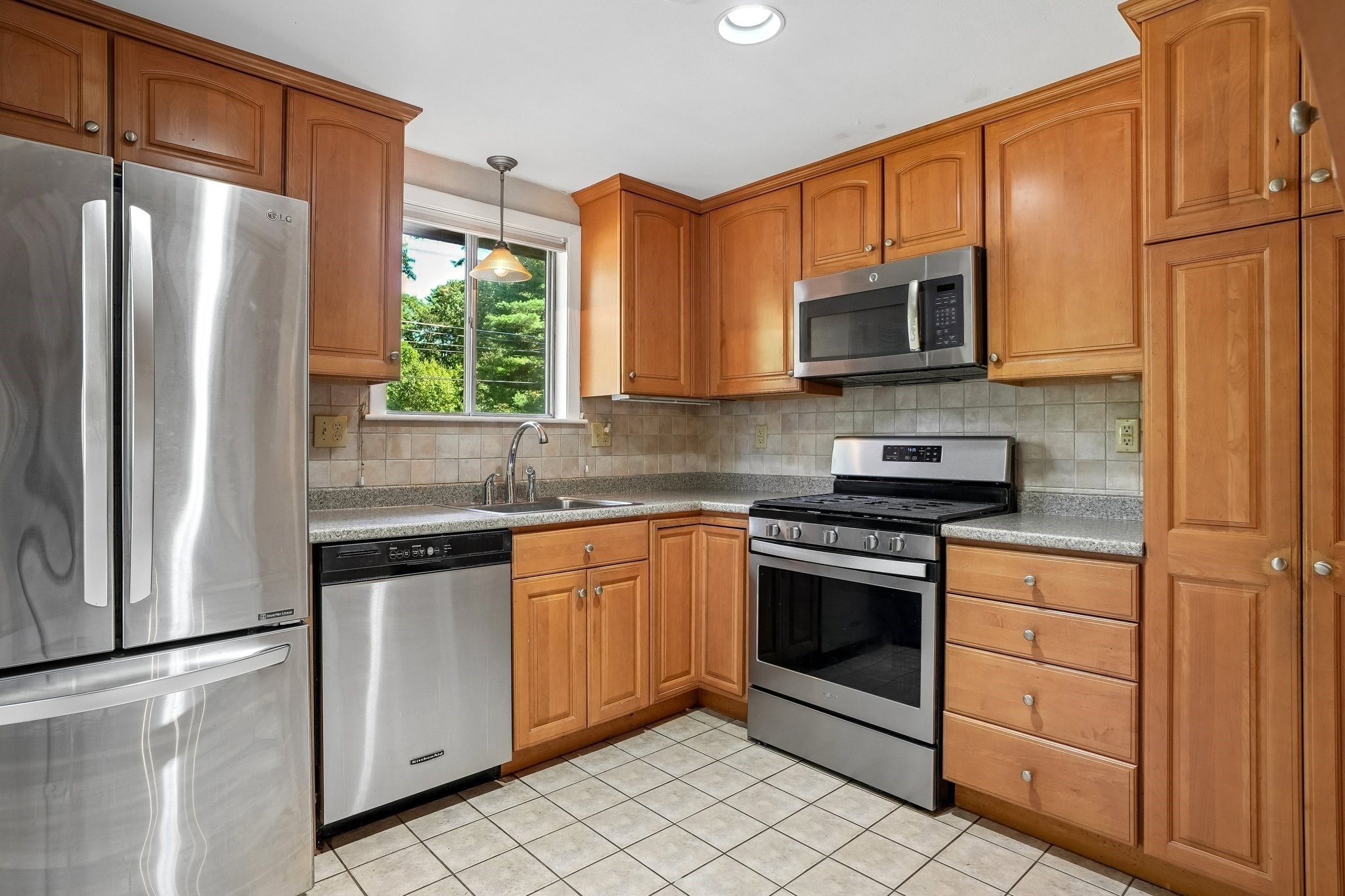 31 Madison Ave Property Photo 4