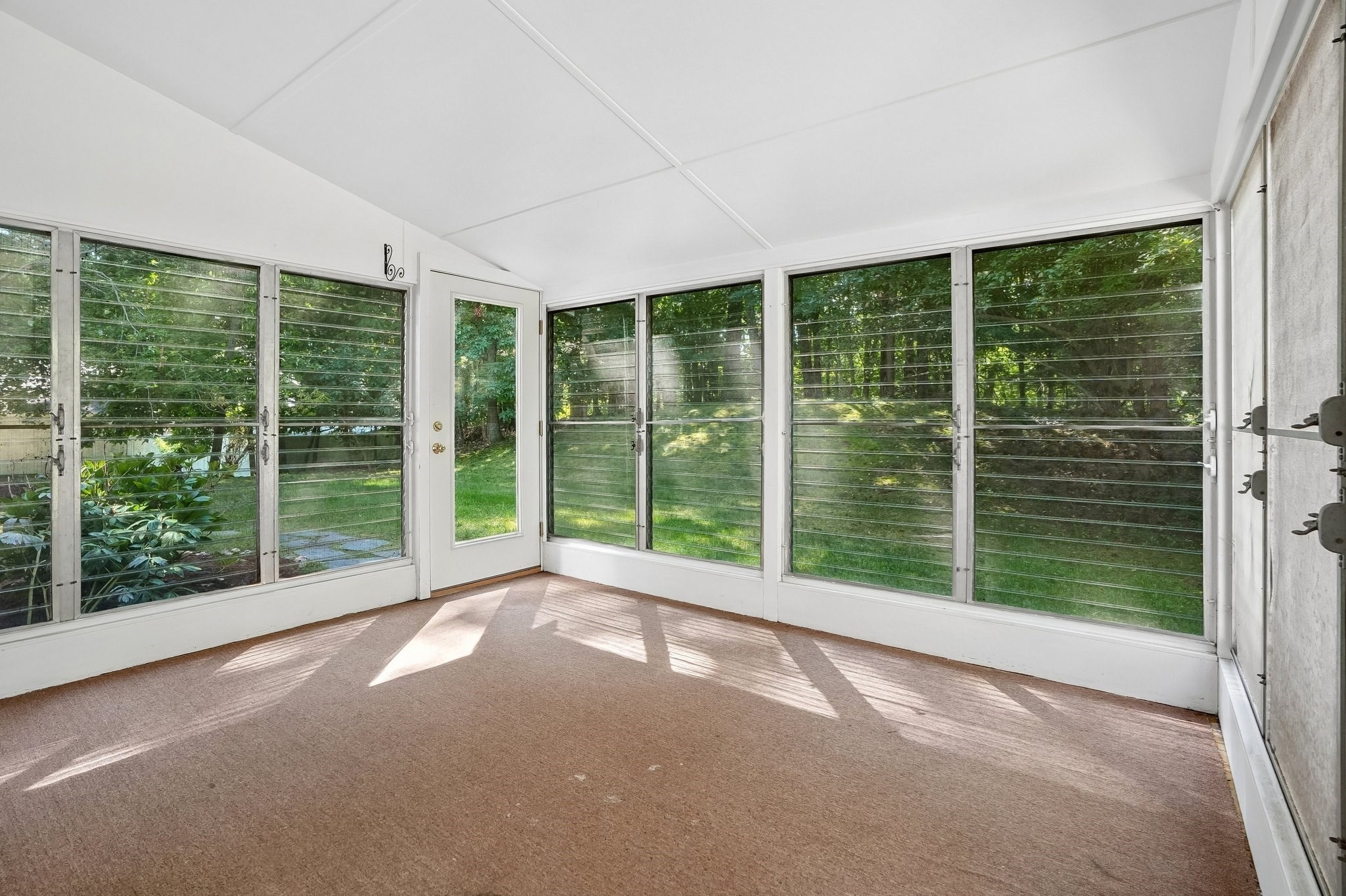 31 Madison Ave Property Photo 9