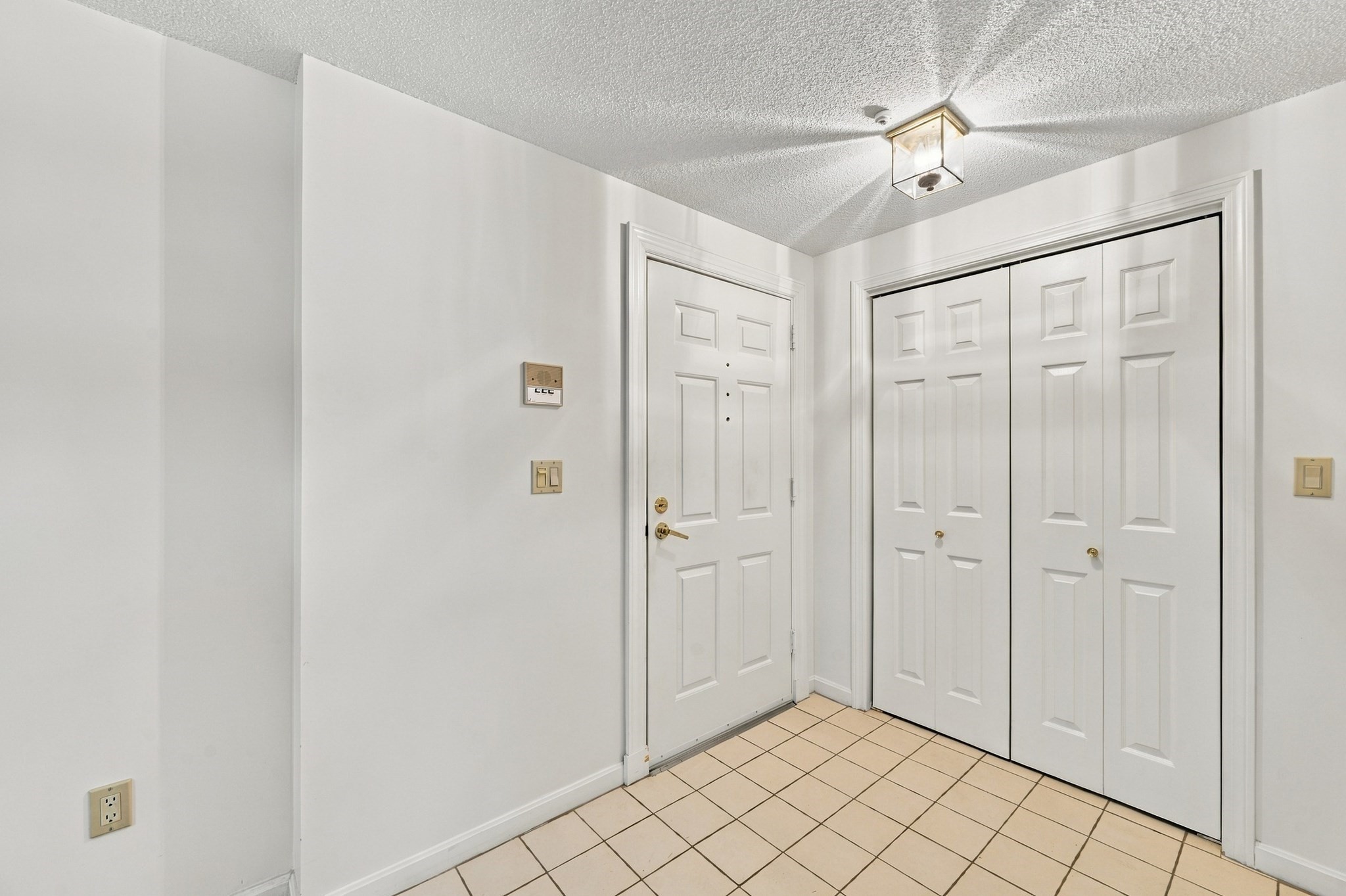 12 Ledgewood Way # 21 Property Photo 6