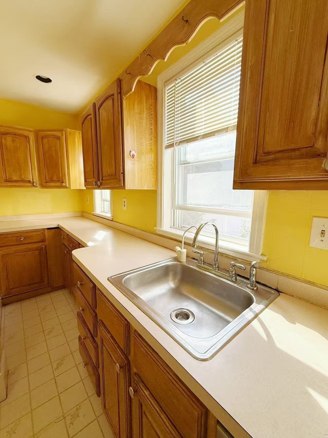 44 Jeanette Ave # 1 Property Photo 2