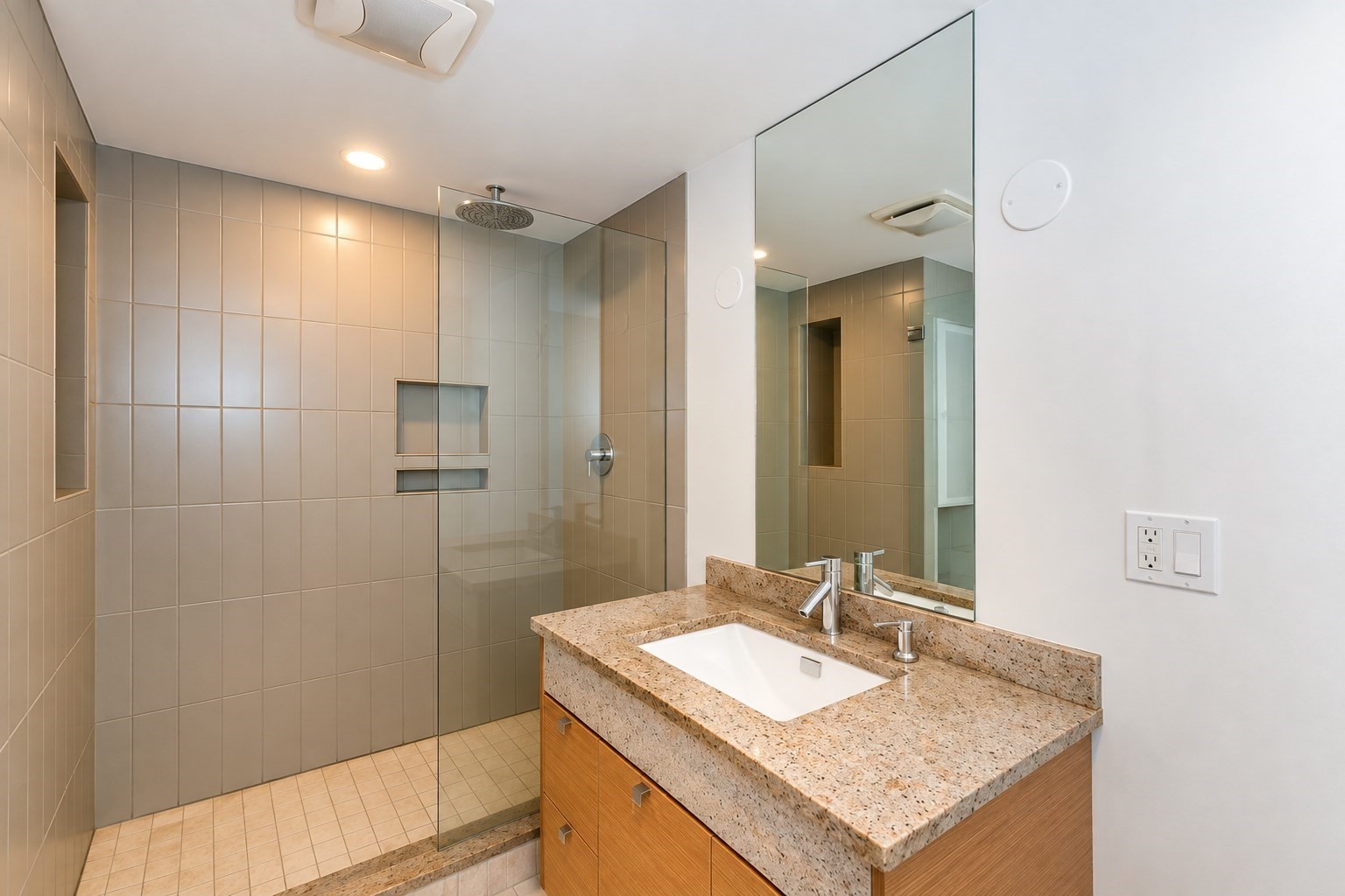 2021 Commonwealth Ave # B Property Photo 10