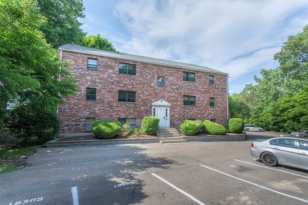 8 Jackson St # C1 Property Photo 1