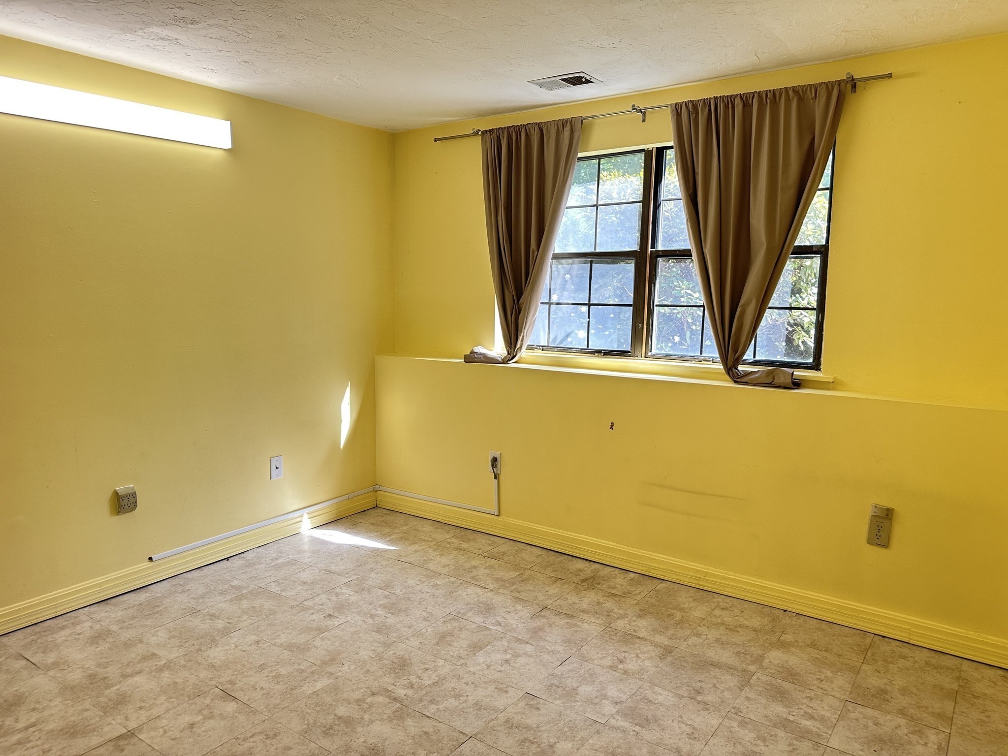 8 Jackson St # C1 Property Photo 5