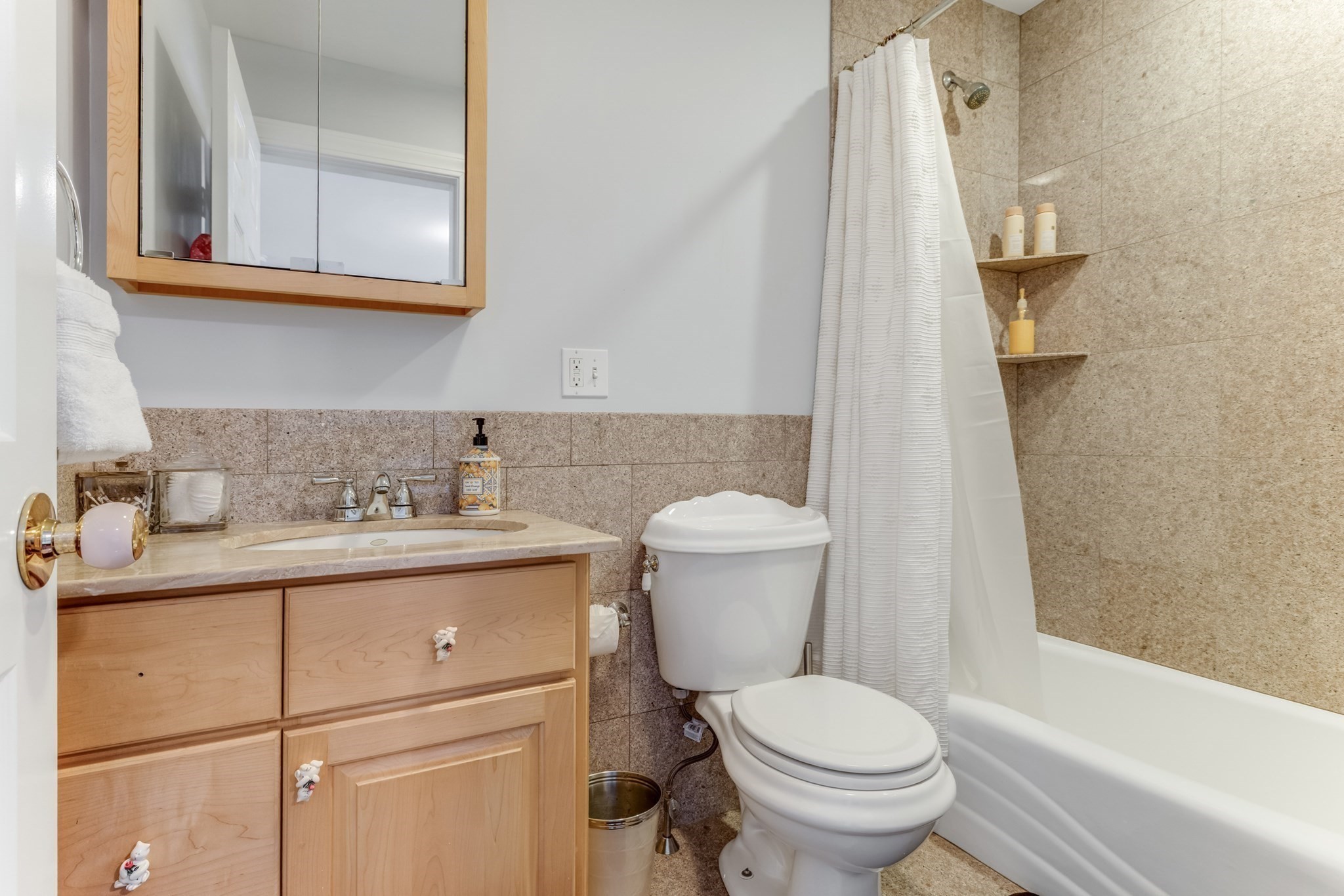 30 Everett Ave Property Photo 17