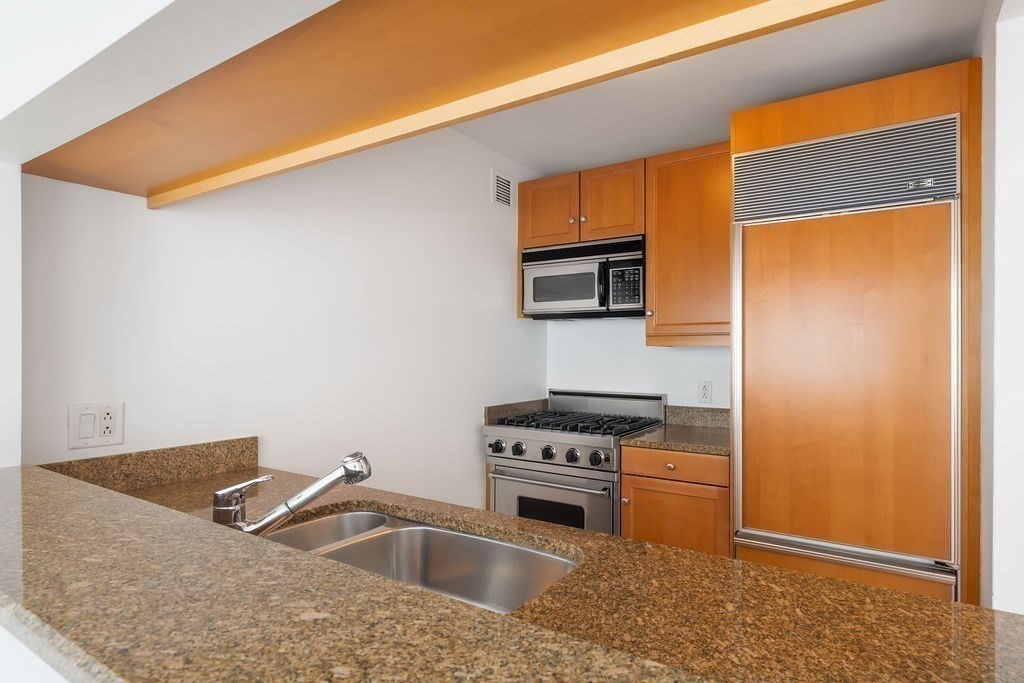 1 Avery St # 14c Property Photo 4