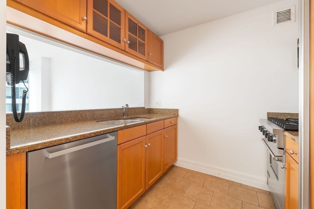 1 Avery St # 14c Property Photo 6