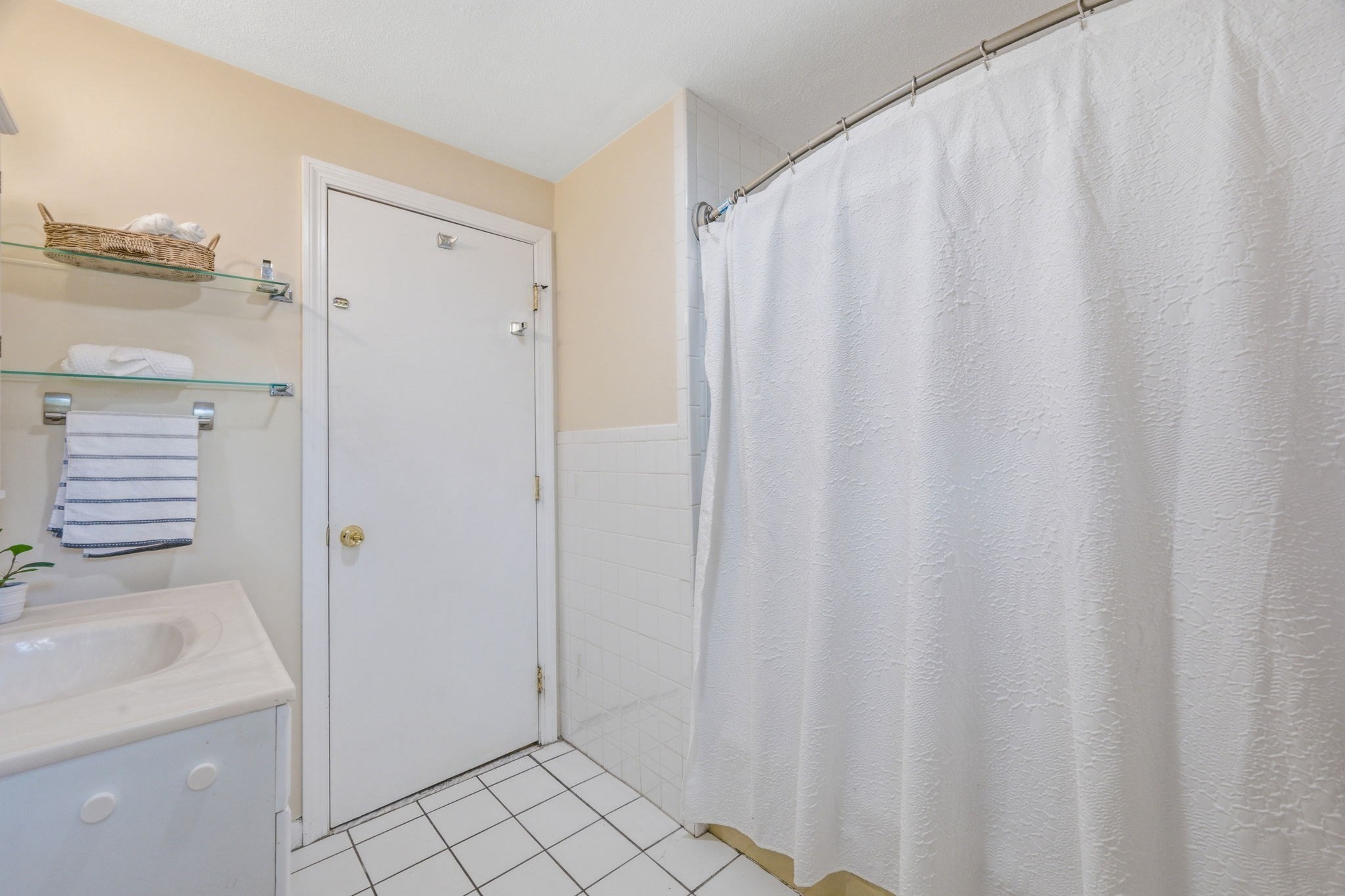 118-120 Edinboro St # 118 Property Photo 22