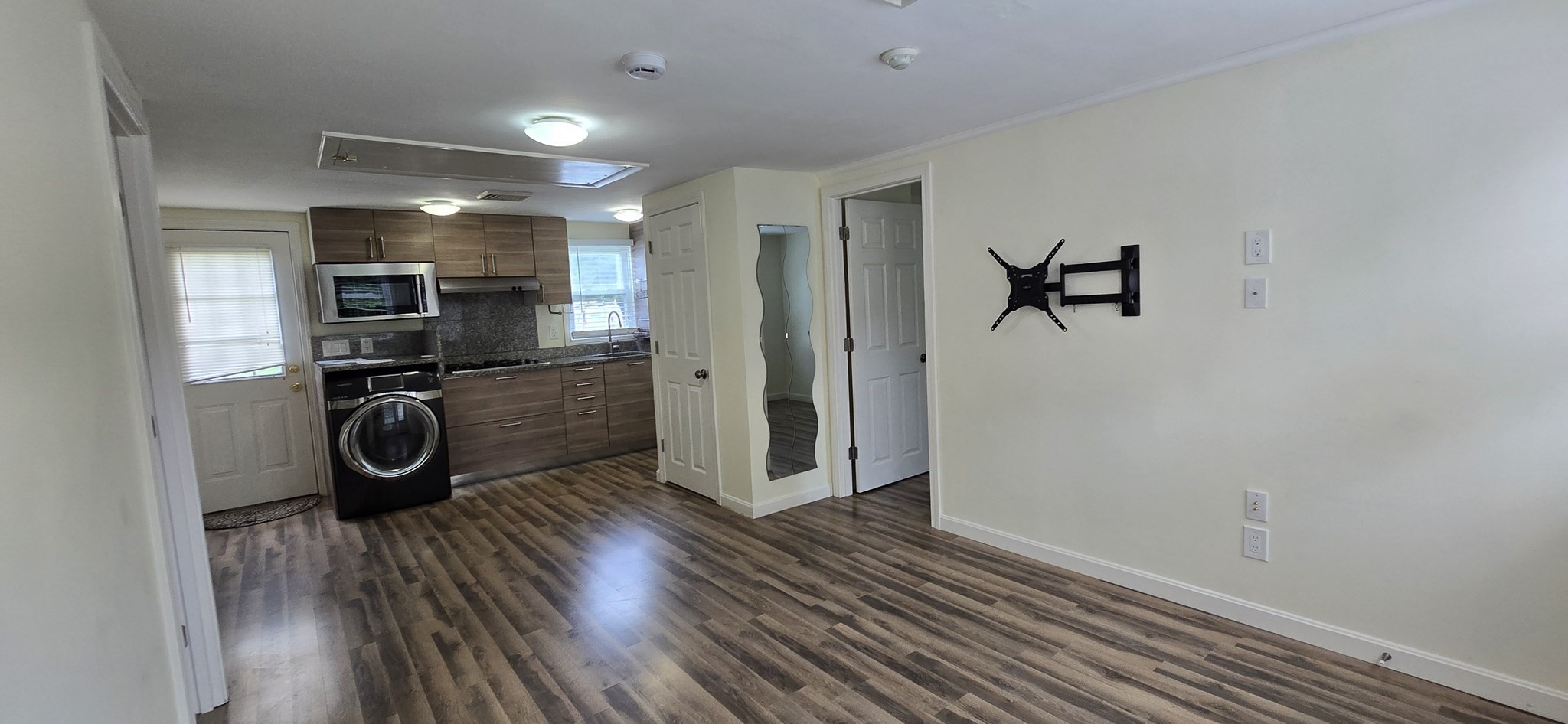 191 Sea St # 2c Property Photo 3
