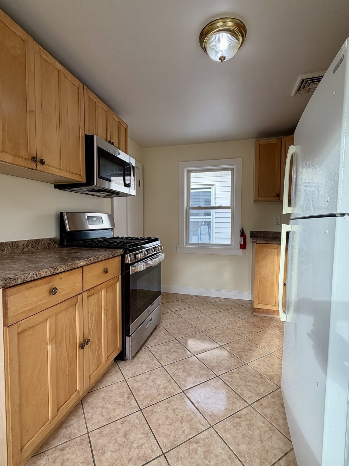 44 Everett Street # 2 Property Photo 2
