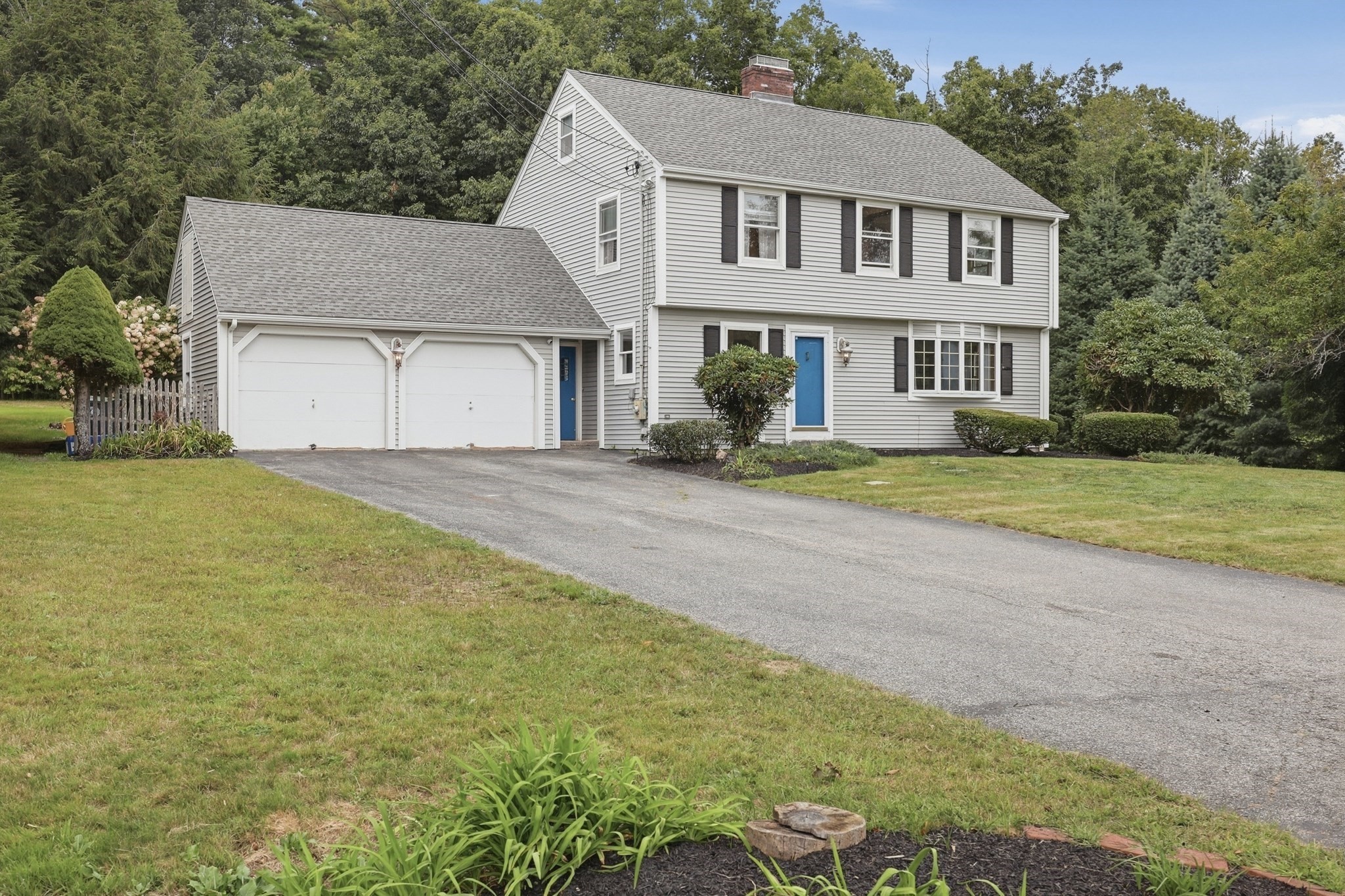 144 Laurel Street Property Photo 2