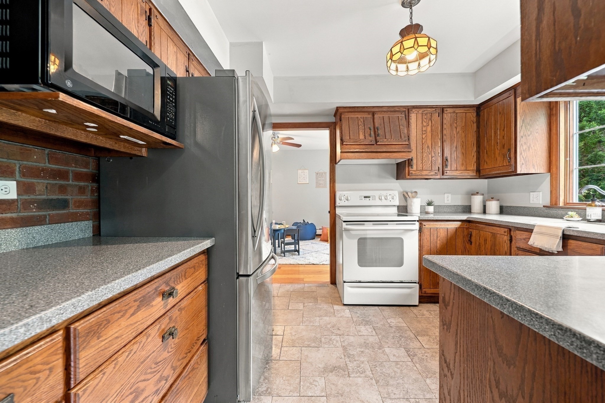 144 Laurel Street Property Photo 10