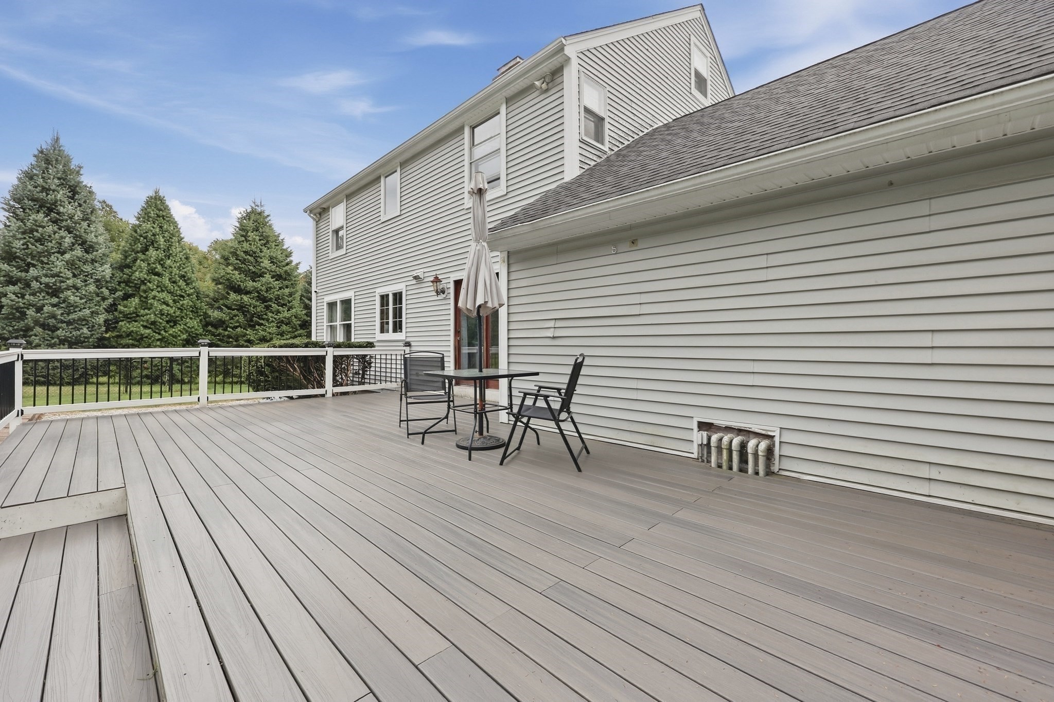 144 Laurel Street Property Photo 32