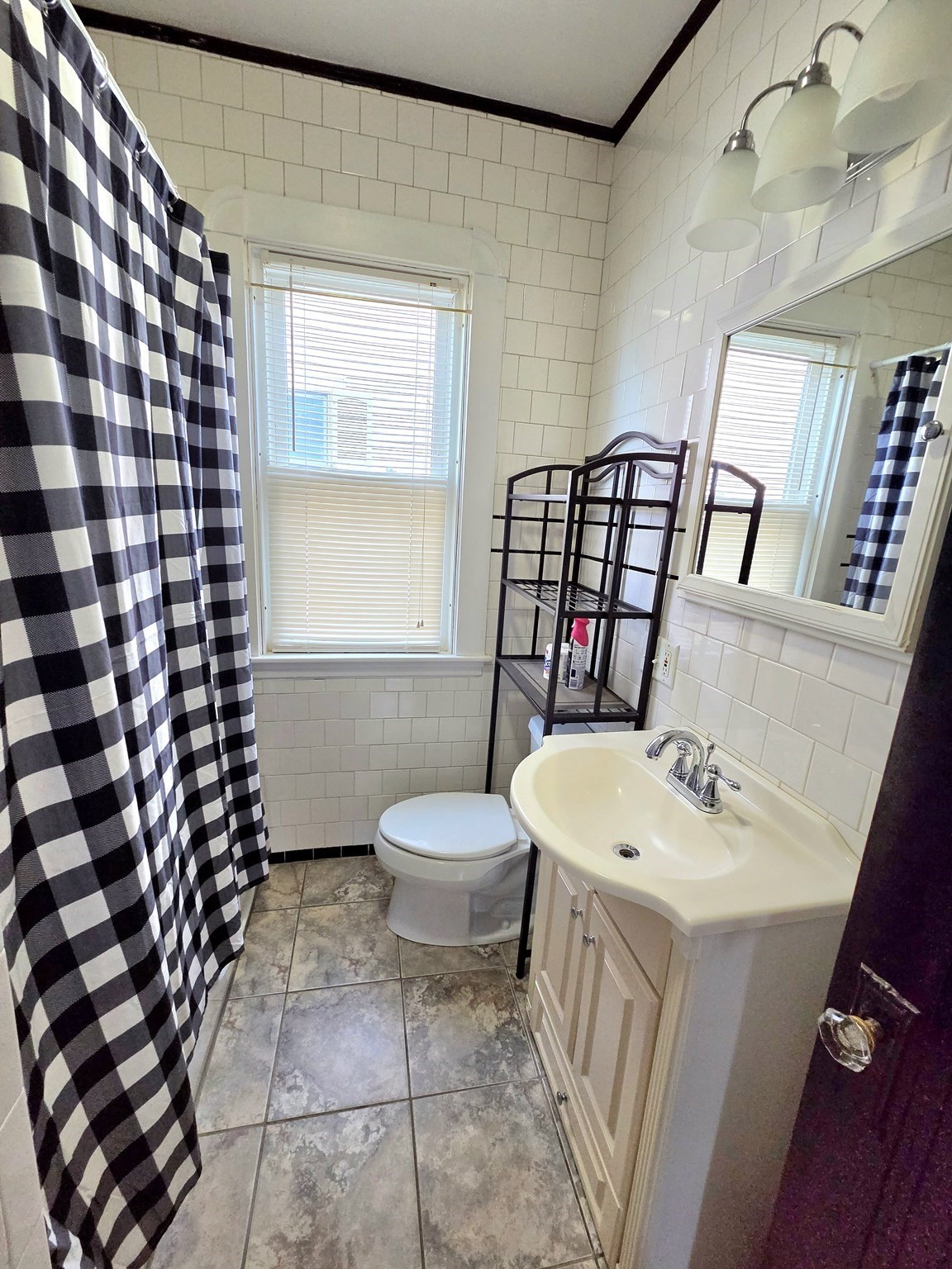42 Byron St Property Photo 12